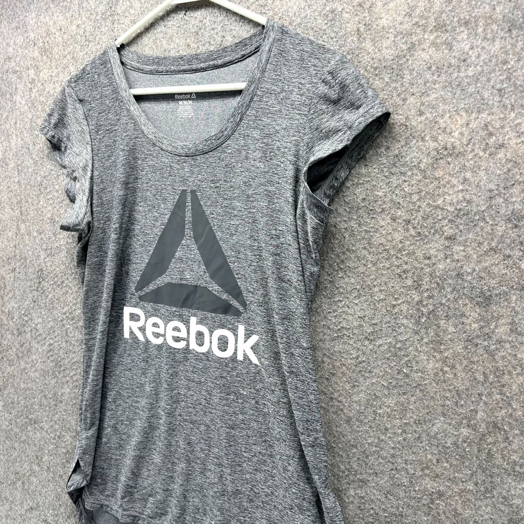 Reebok Reebok Shirt Women Medium Heather Gray Athletic Round Neck Training T-Shirt Womens Mens? Size M / US 6-8 / IT 42-44 - 4 Thumbnail
