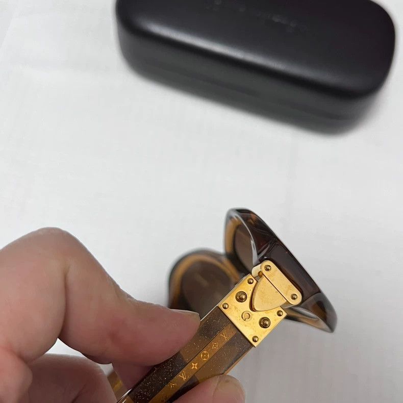 Louis Vuitton louis vuitton sunglasses with case-2507 Size ONE SIZE - 7 Thumbnail