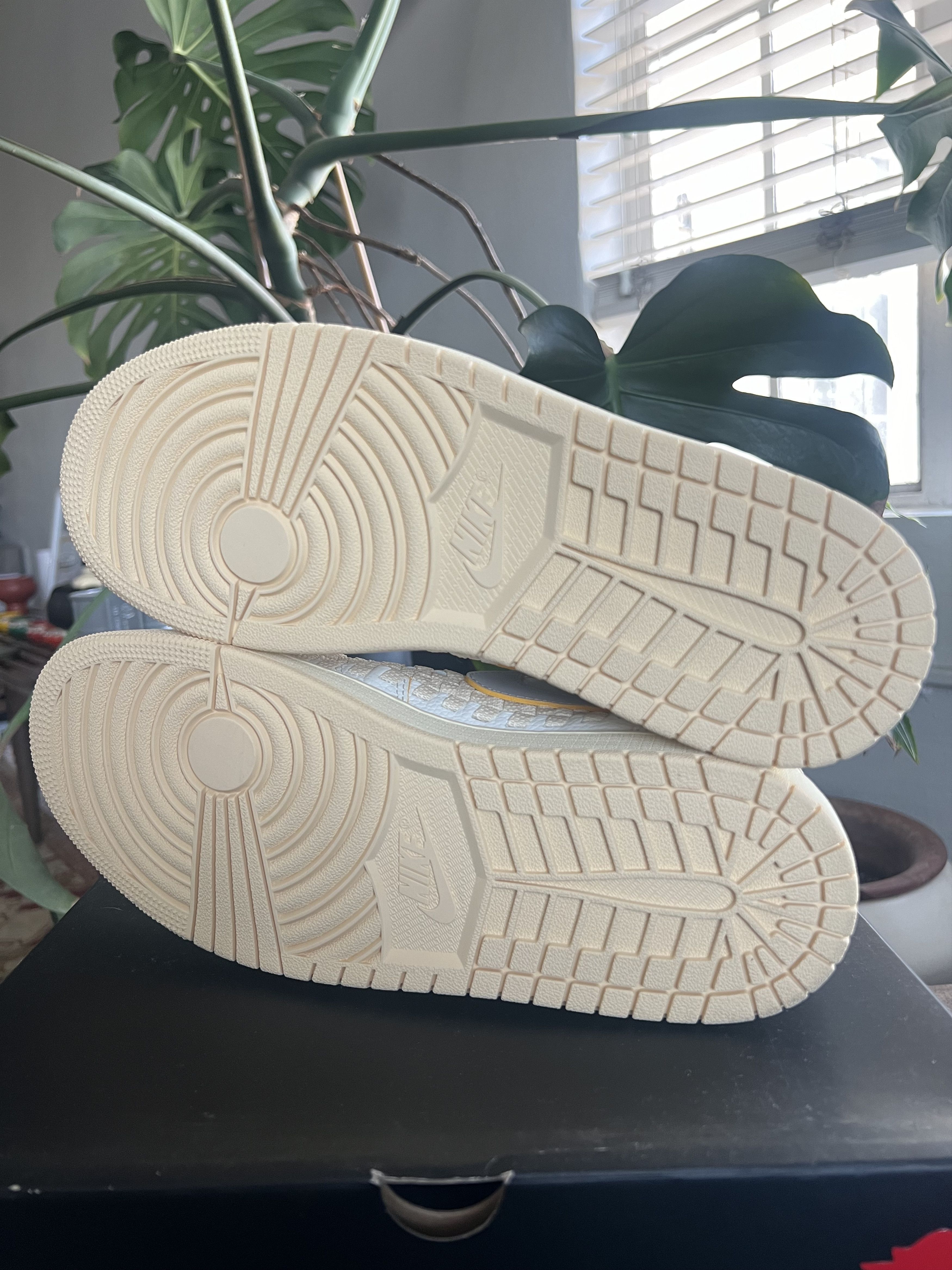 Jordan Brand × Union LA Union LA x Bephie's x Jordan 1 Retro High OG SP SAMPLE Size US 9 / EU 42 - 5 Thumbnail