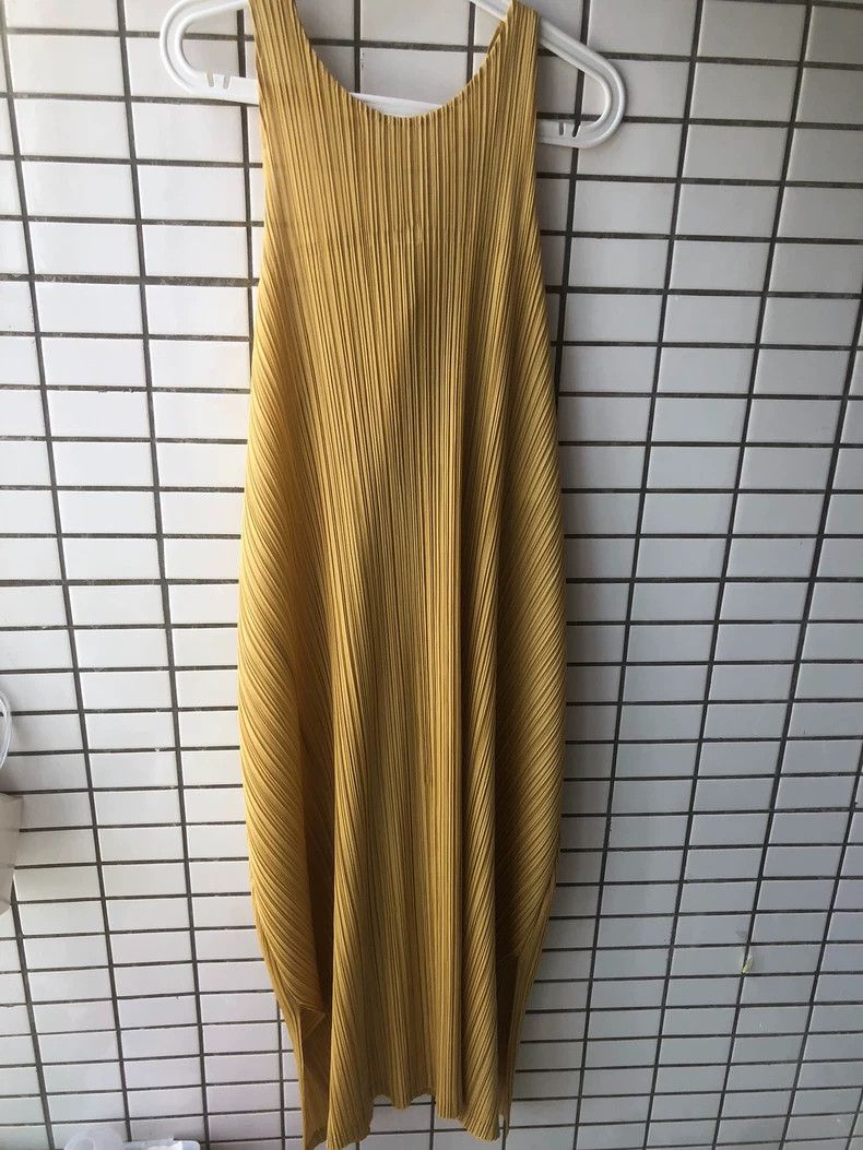Issey Miyake Issey Miyake size:3 Yellow halter dress Size XS / US 0-2 / IT 36-38 - 1 Thumbnail
