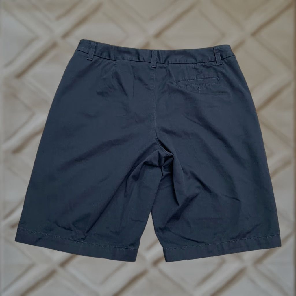 Lands' End Lands' End Women Chino Shorts 10 Navy Blue Mid Rise 33x11 Cotton Polyester Solid Causal/Travel Size 32" / US 10 / IT 46 - 1 Thumbnail