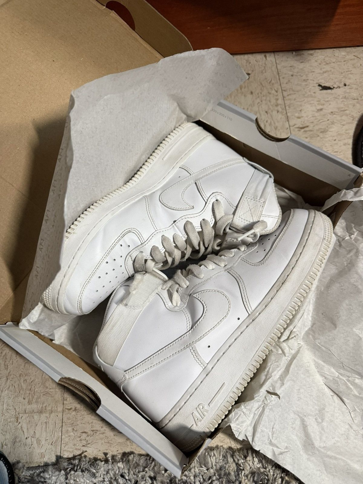 Nike White Nike Air Force 1 Mid Size US 8.5 / EU 41-42 - 6 Thumbnail
