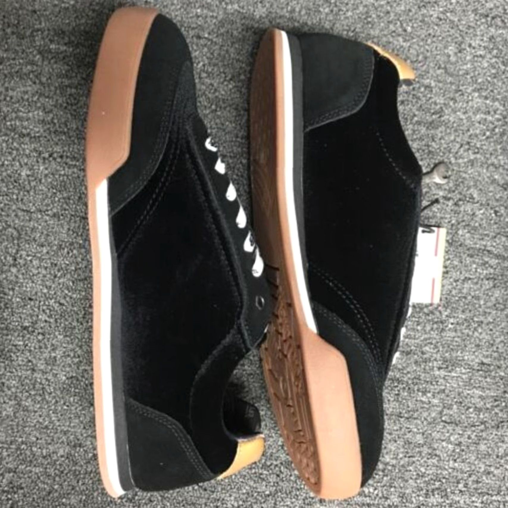 Von Dutch VON DUTCH Women Vanderdutch Velvet Black Gold Saints Sneakers Woman US 9 New Size US 9 / IT 39 - 3 Thumbnail