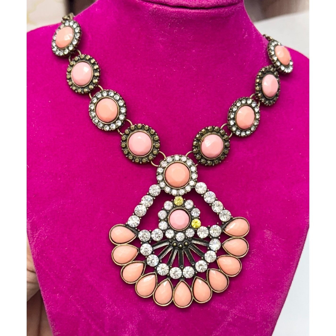 Vintage Vintage pink rhinestone collar necklace Size ONE SIZE - 1 Thumbnail