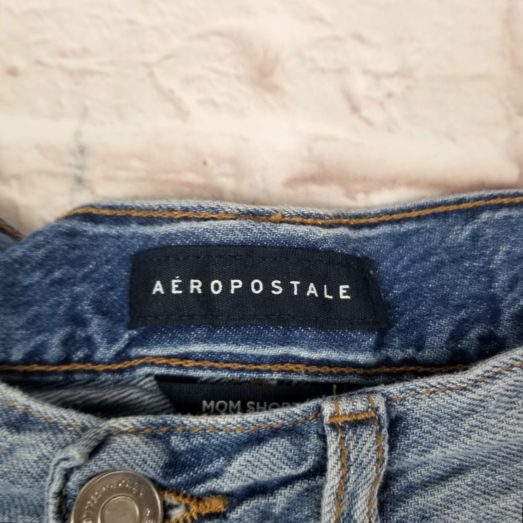 Vintage Aeropostale Womens Shorts Size 4 Blue Light Wash High Rise Mom Cut-off Size 27" / US 4 / IT 40 - 3 Thumbnail