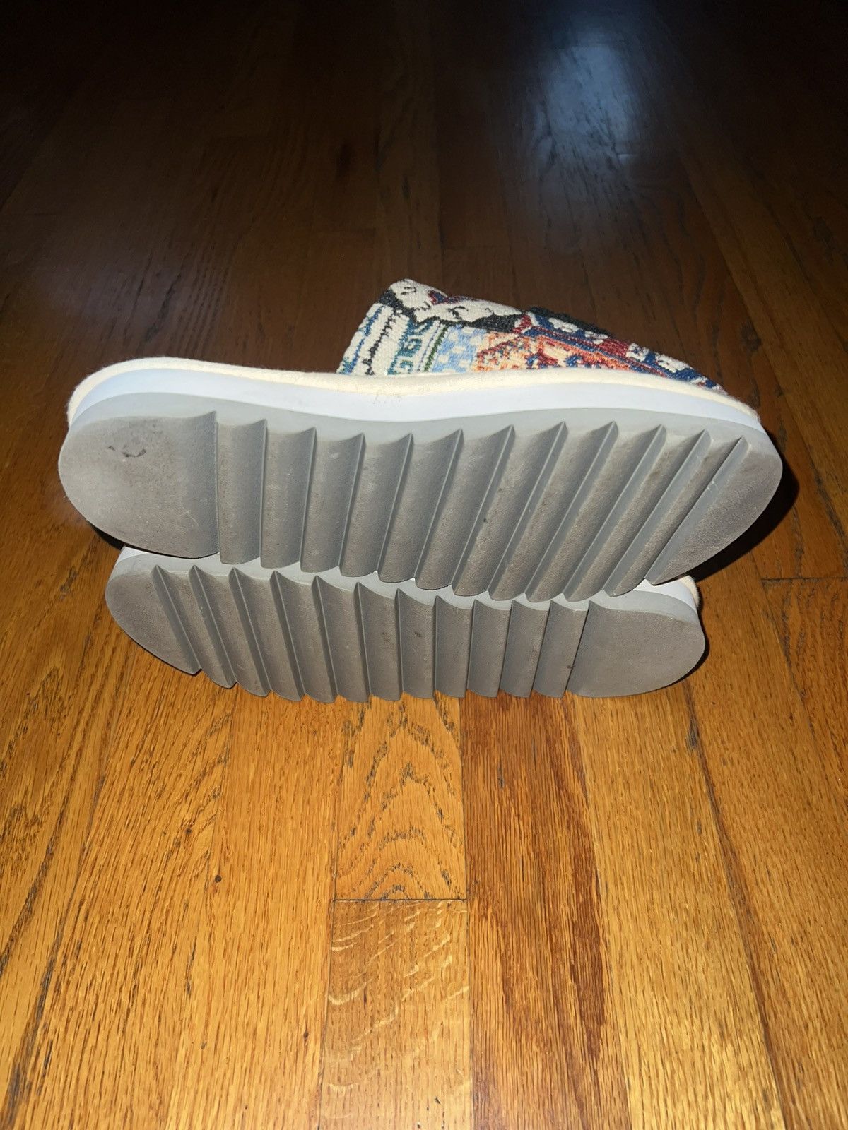 Market SIZE SMALL CHINATOWN MARKET PATCHWORK “HOTEL SLIPPERS” Size US 8 / EU 41 - 5 Thumbnail