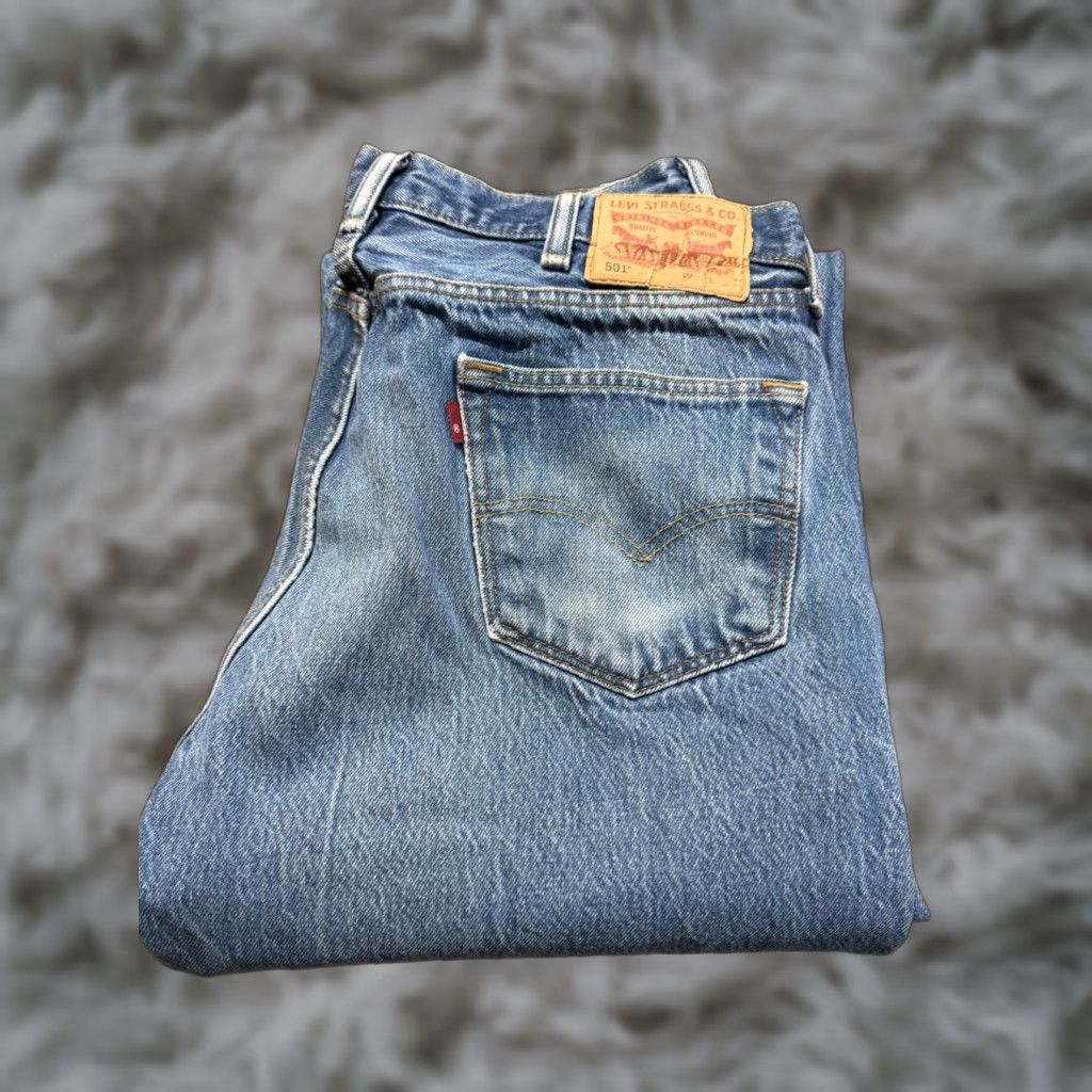 Levi's VINTAGE Levis 501 Jeans Men 33 Blue Denim 33X 35 Straight Distressed HEMMED Size US 33 - 1 Thumbnail
