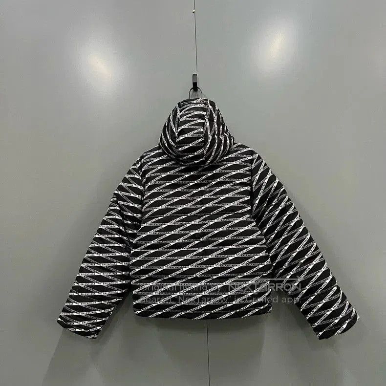 Balenciaga Balenciaga Logo Print Down Jacket. Size US M / EU 48-50 / 2 - 2 Thumbnail