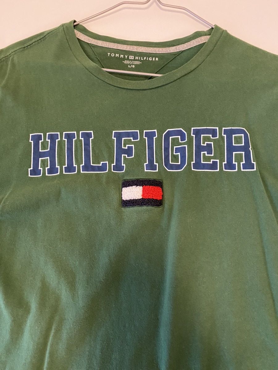 Tommy Hilfiger × Tommy Jeans × Vintage Green Tommy Hilfiger Logo T-Shirt Size US L / EU 52-54 / 3 - 4 Thumbnail