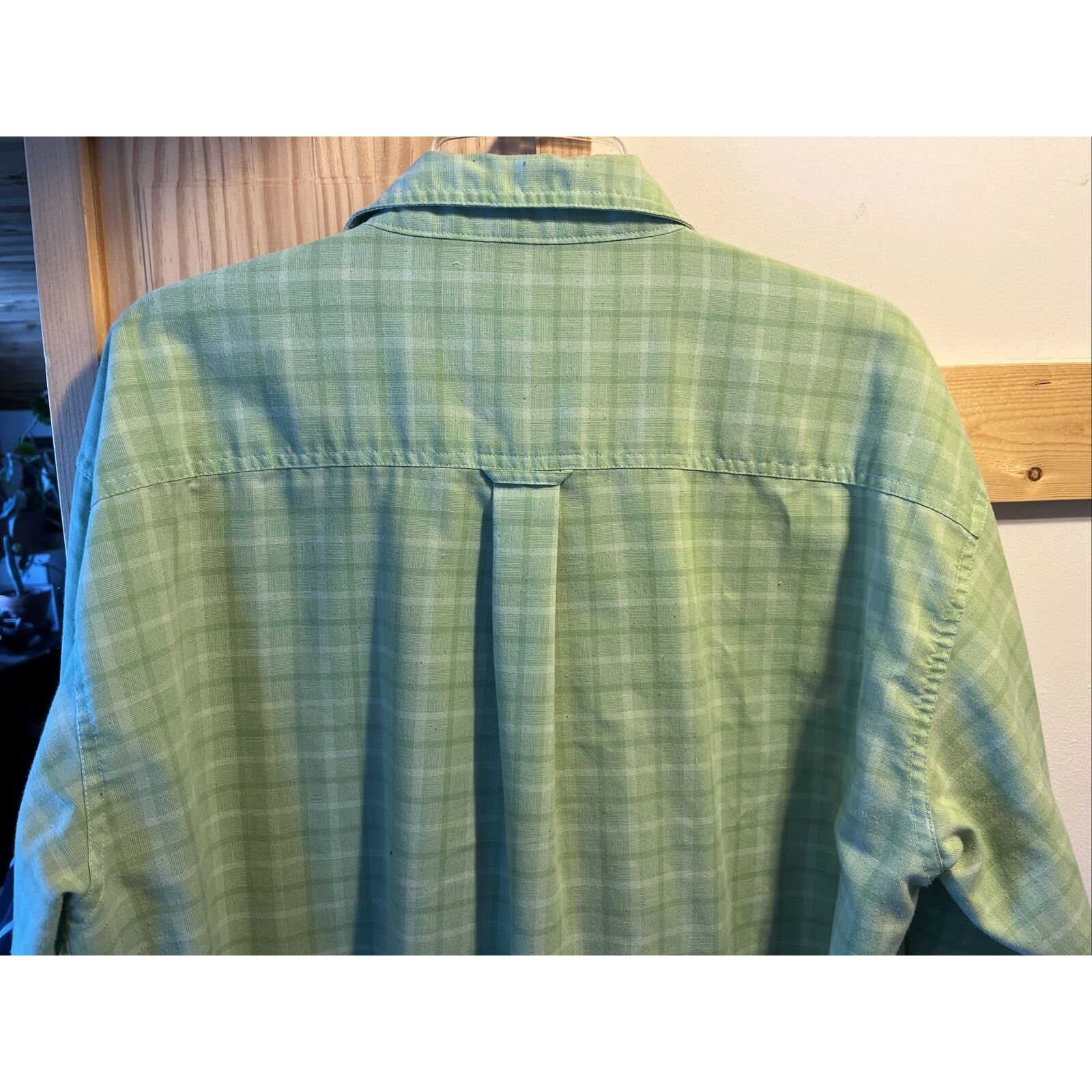 Cabelas Cabela’s Men’s L Green Check LS Button Polyester Blend Shirt Size US L / EU 52-54 / 3 - 6 Thumbnail