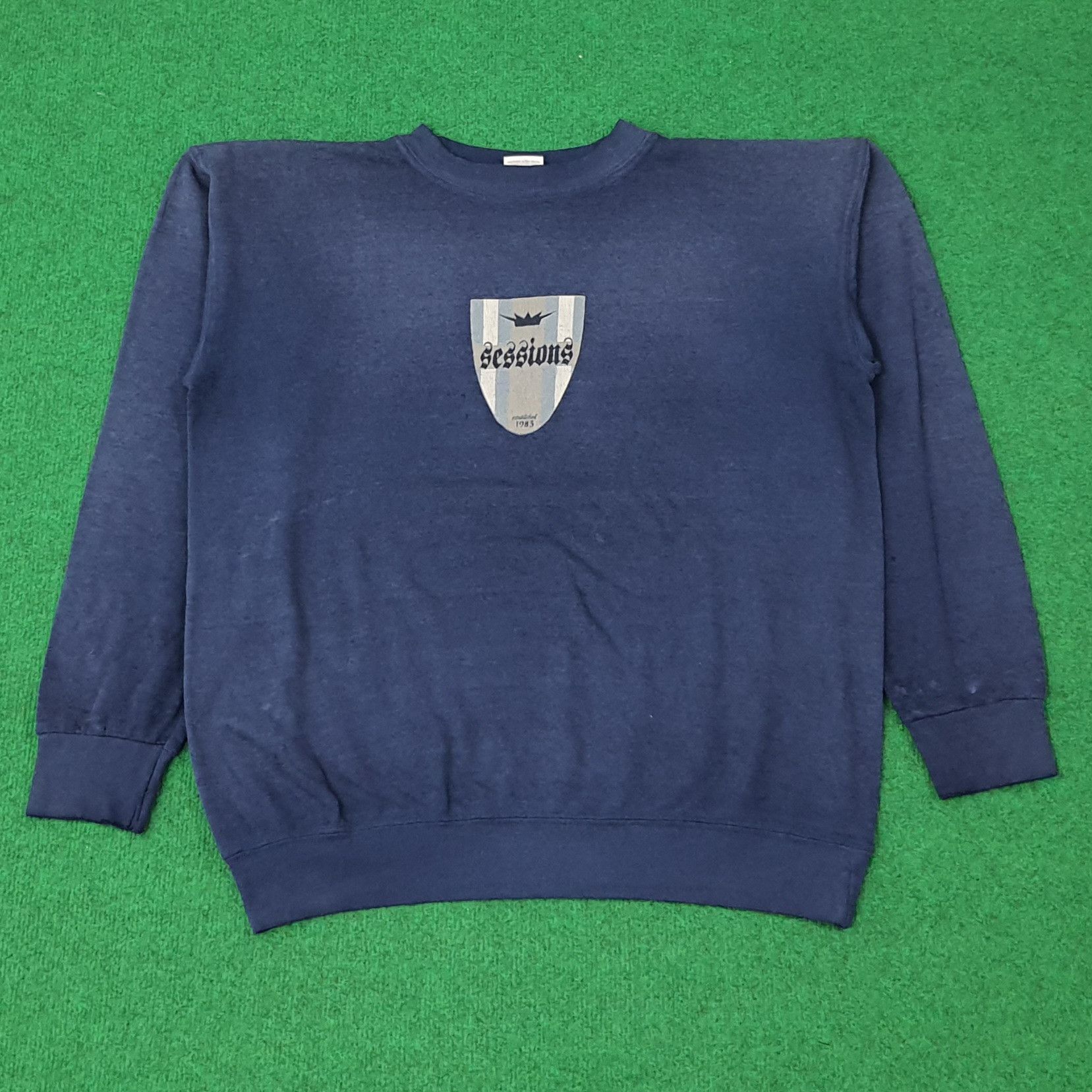 Vintage Vintage Sessions Crest Streetwear C264N25 Size US M / EU 48-50 / 2 - 1 Thumbnail