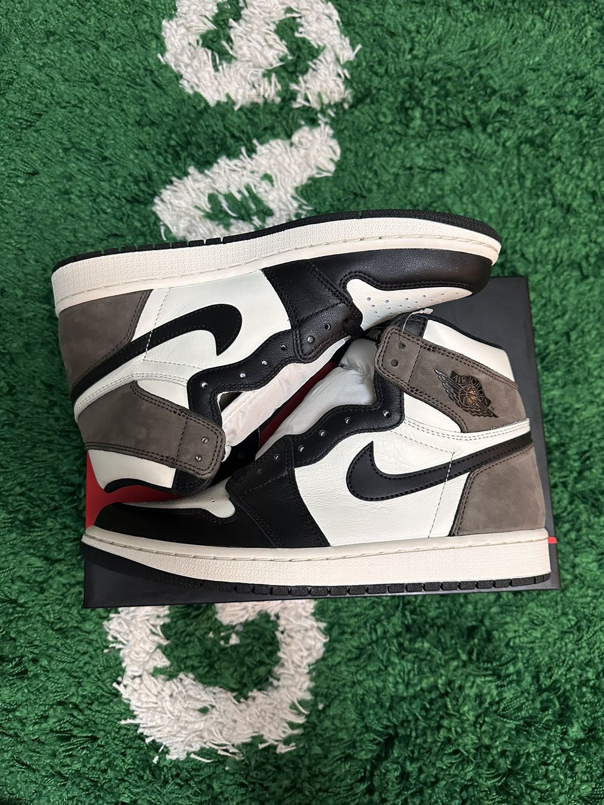 Air Jordan Retro High OG 'Dark Mocha' Sneakers Size