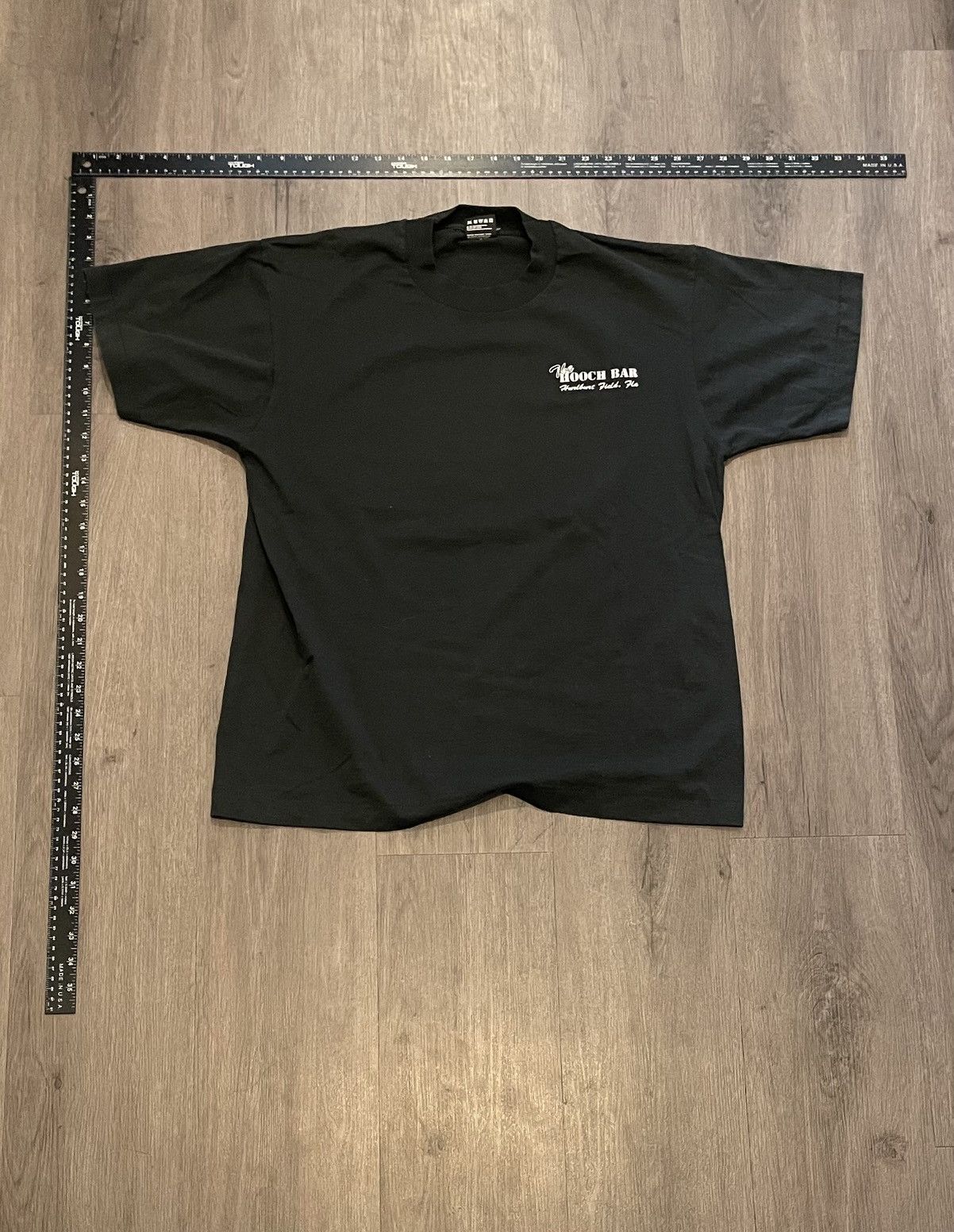 Fruit Of The Loom × Vintage Vintage USA “The Hooch Bar” Graphic T-shirt (Sz.L) Size US L / EU 52-54 / 3 - 2 Thumbnail