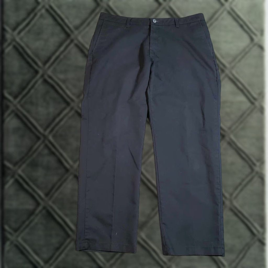 Lee VINTAGE Lee Total Freedom Classic Fit Straight Khaki Pants Men's 36x28 Black Flat Front Size US 36 / EU 52 - 1 Thumbnail