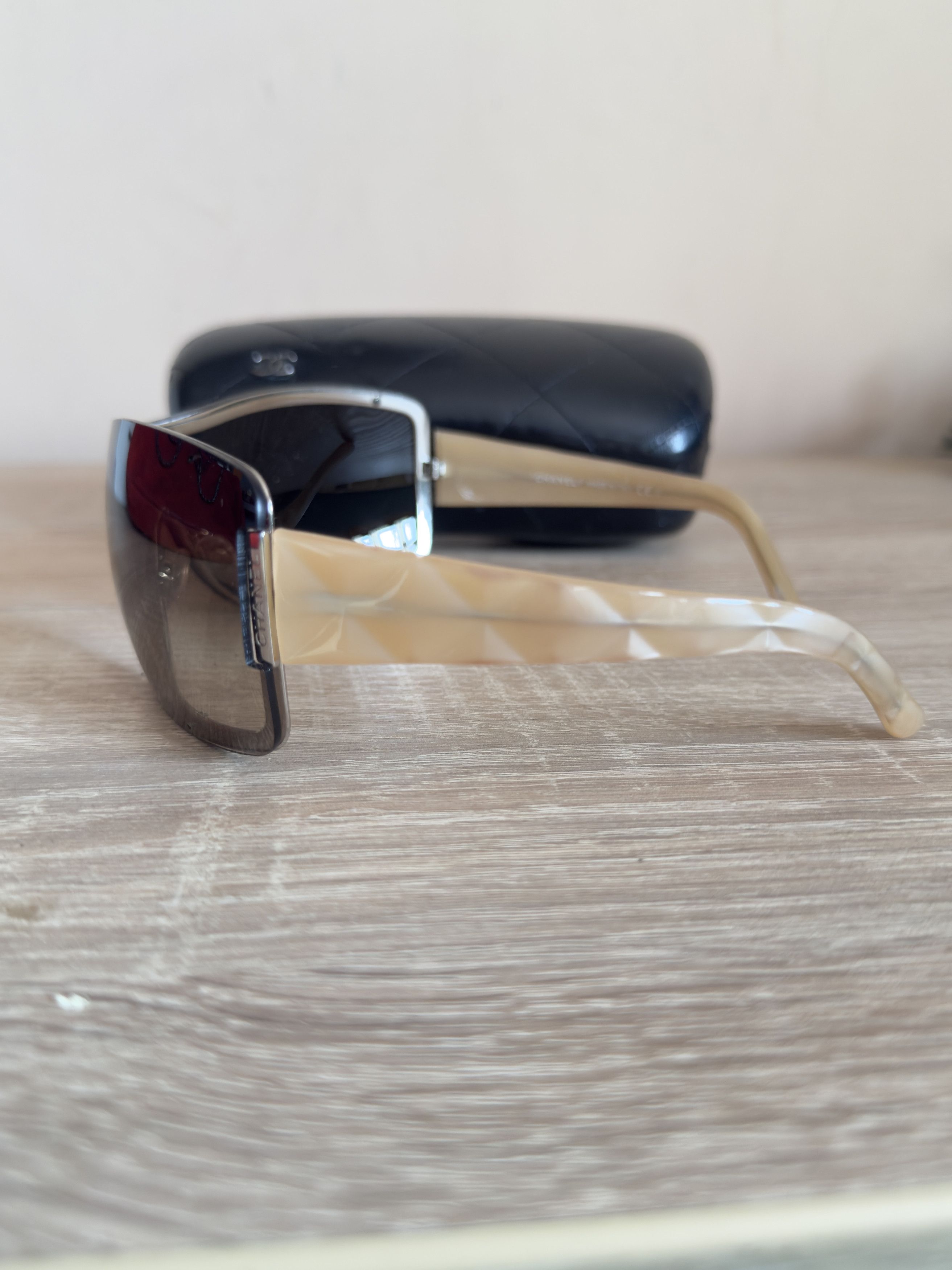 Chanel 🔥 Chanel vintage sunglasses mask cream glossy Size ONE SIZE - 7 Thumbnail
