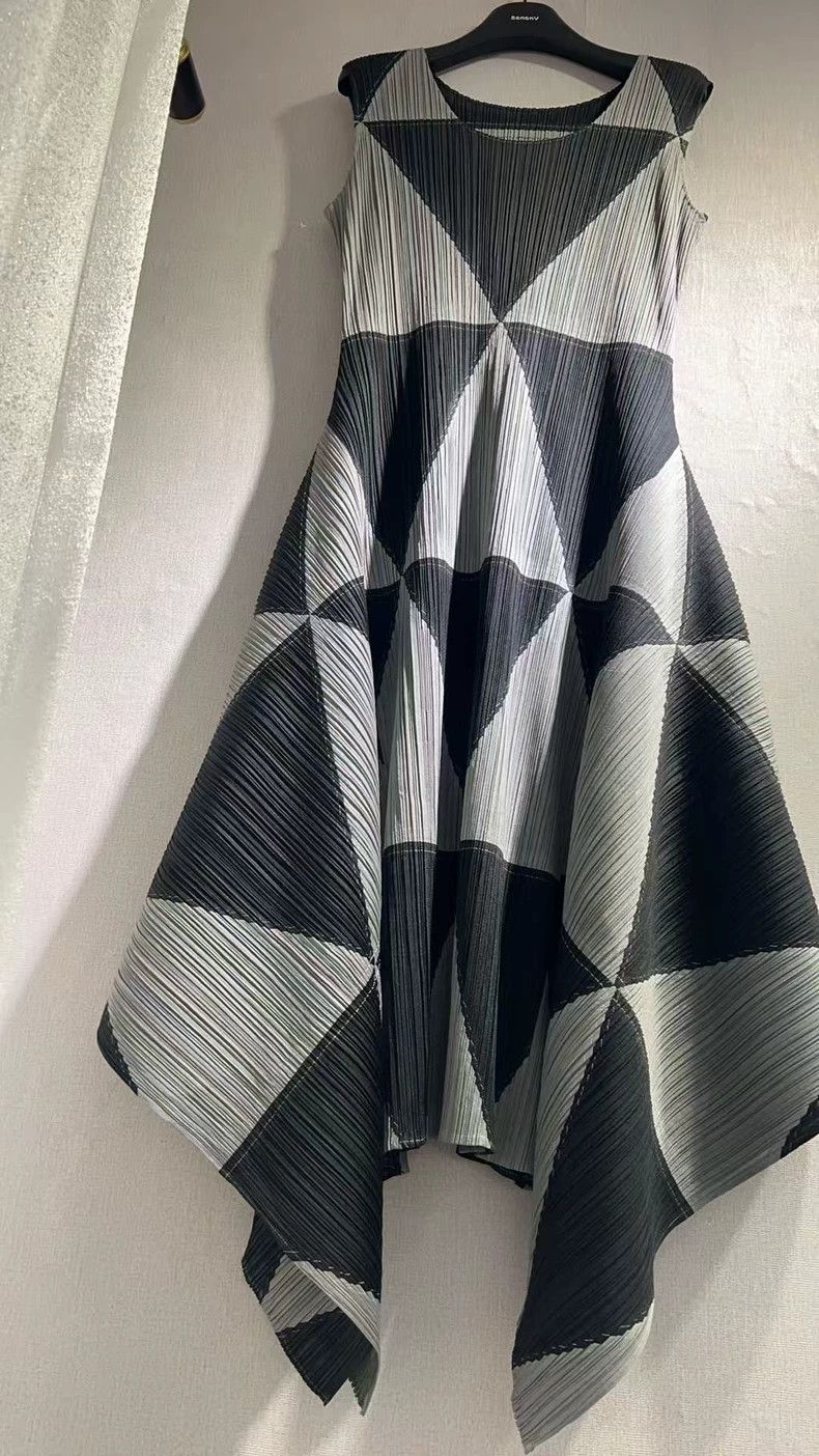 Issey Miyake Issey Miyake size:3 Retro black geometric pleated big hem Size S / US 4 / IT 40 - 1 Thumbnail