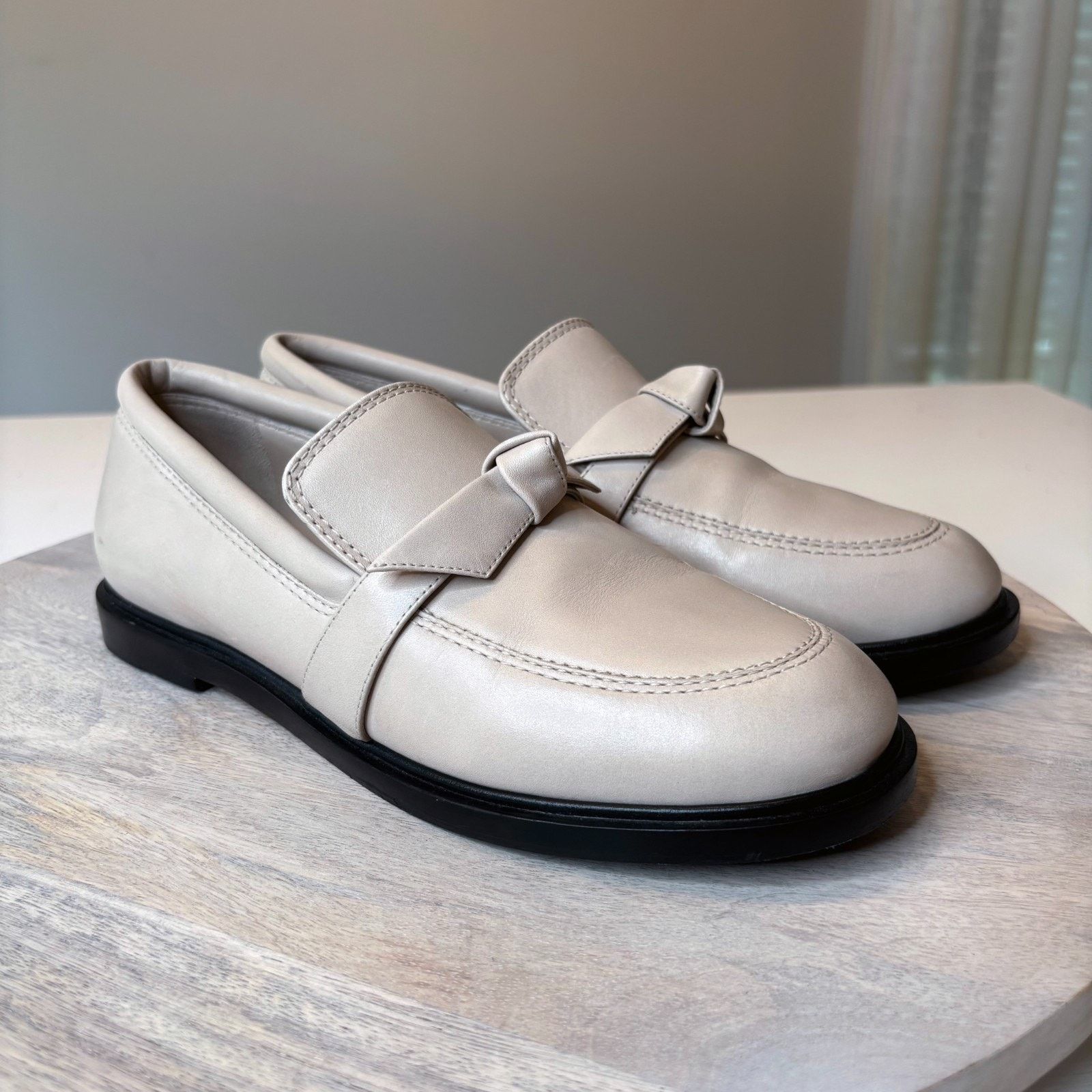Alexandre Birman Alexandre Birman Clarita Leather Loafers Cream Flats US 7.5 Size US 7.5 / IT 37.5 - 2 Thumbnail
