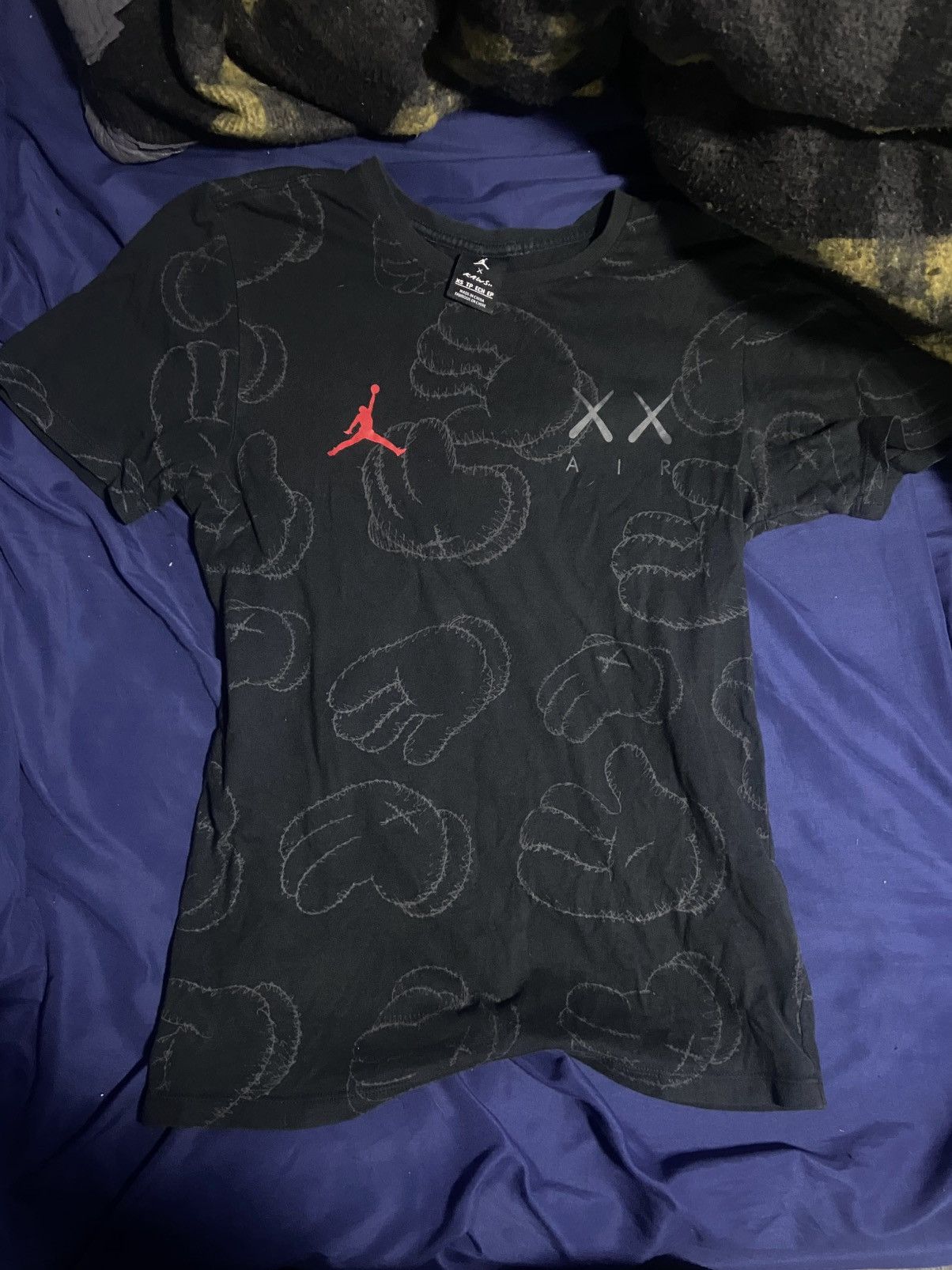 Jordan Brand × Kaws tshirt jordan x kaws Size US XS / EU 42 / 0 - 1 Thumbnail