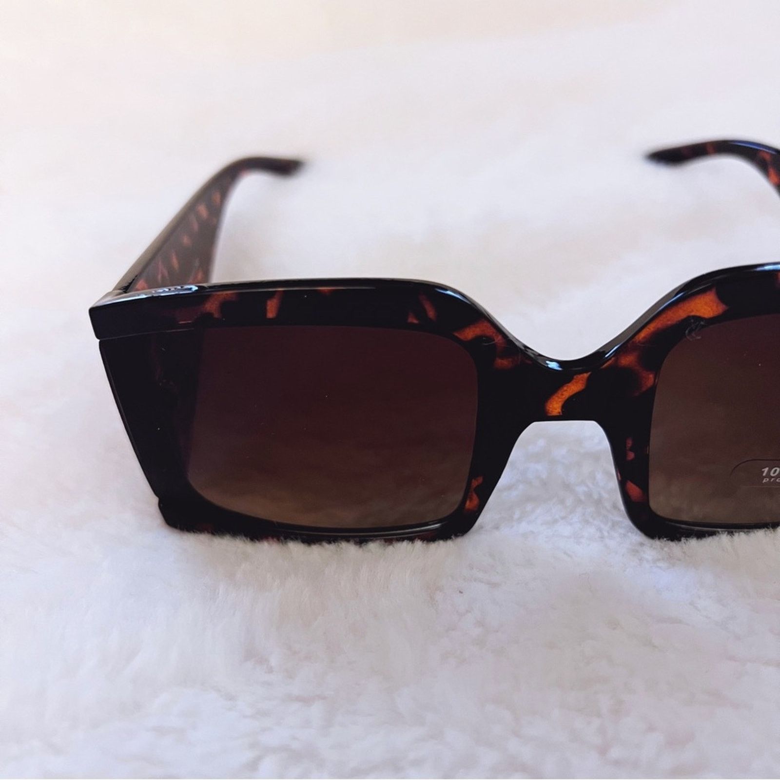 Other Fiona Brown Oversized Rectangle Thick Sunglasses Size ONE SIZE - 4 Thumbnail