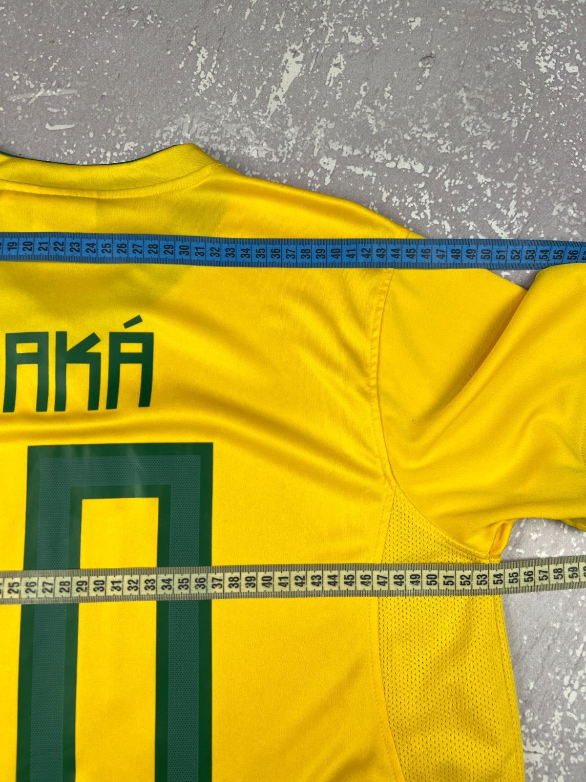 Other Brazil #10 KAKA Soccer Jersey Camiseta BLOKE Yellow T Shirt Size US XL / EU 56 / 4 - 7 Thumbnail