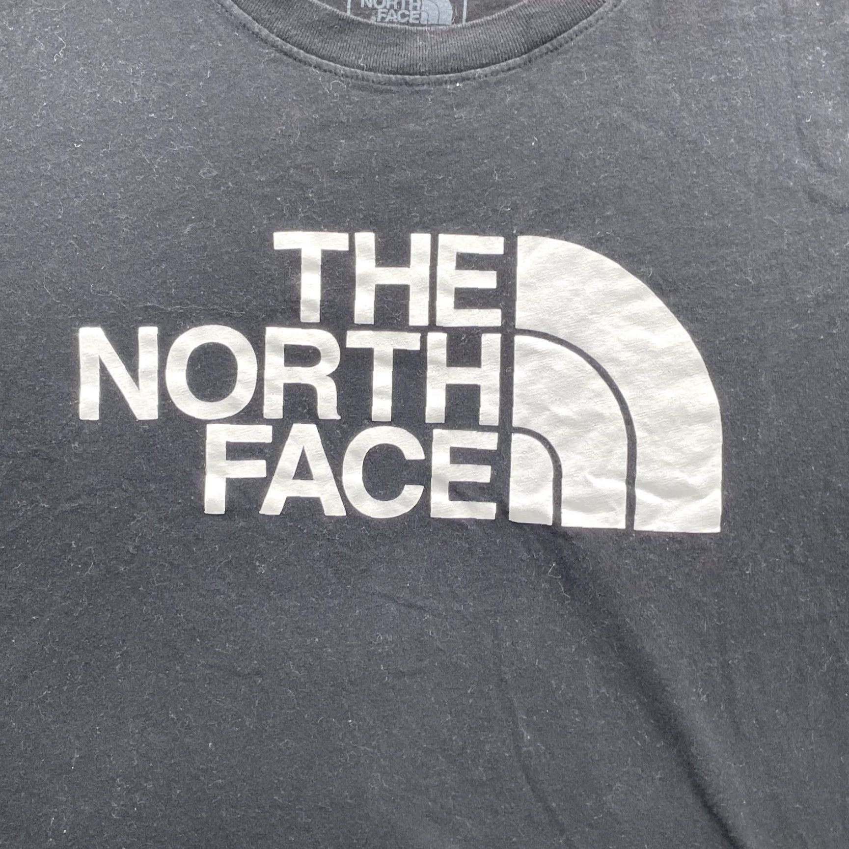 The North Face The North Face Tee Women Large Cropped Boxy Minimalist Gorpcore Sport Basic Outdoor Shirt Womens Black Cropped 90s Urban Outdoor Logo Shirt Size L / US 10 / IT 46 - 3 Thumbnail