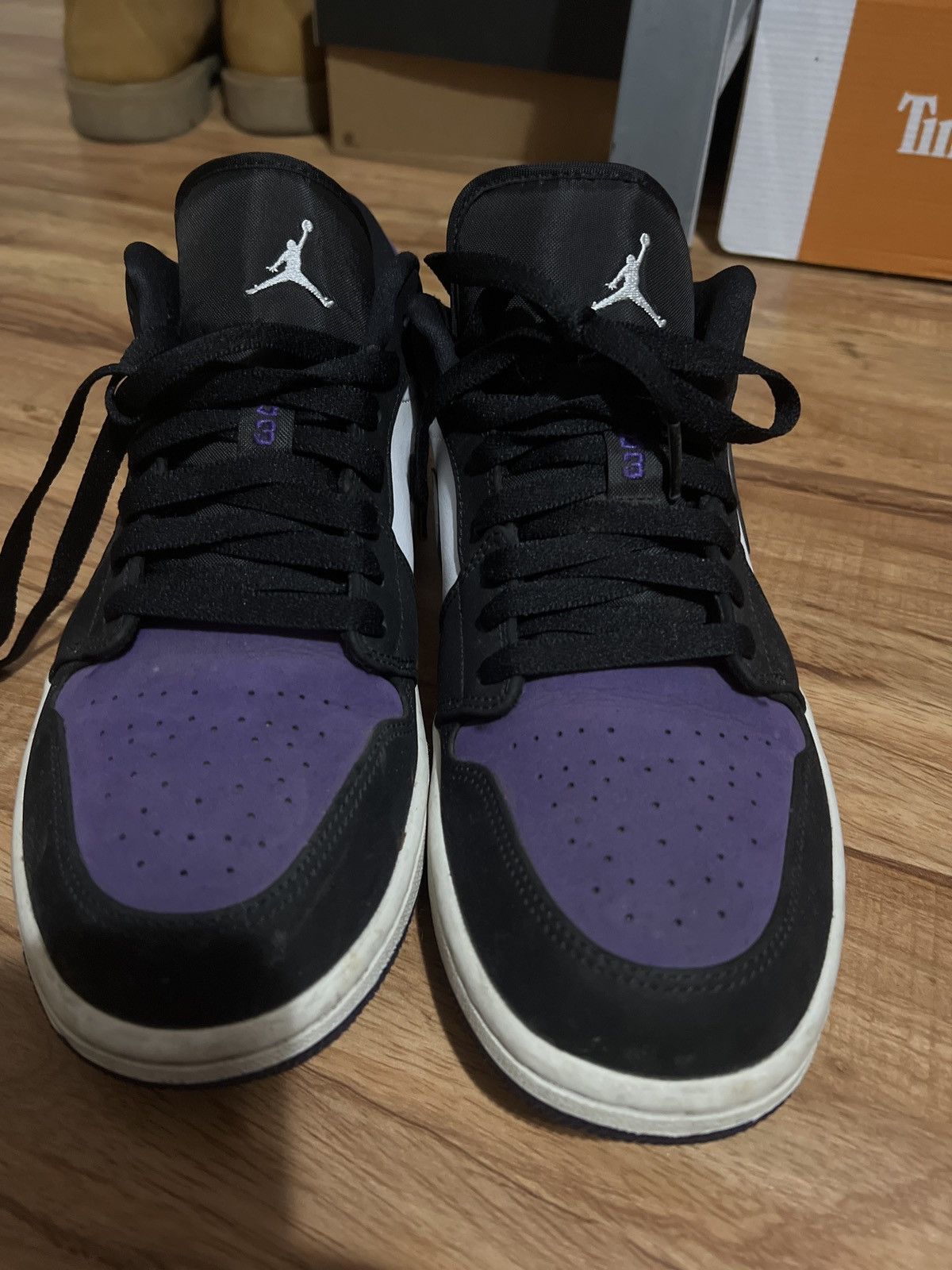 Jordan 1 lows Court purple