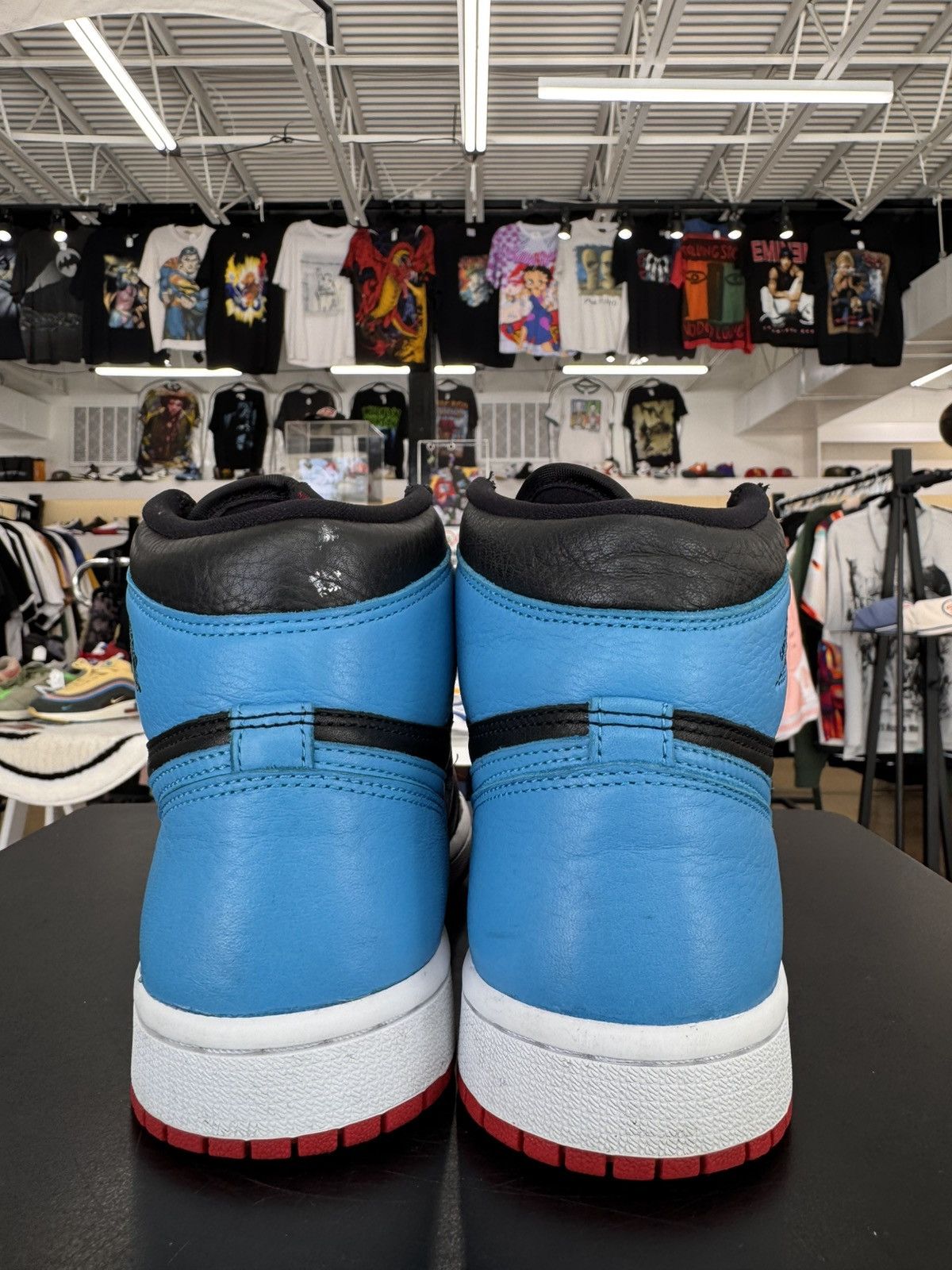 Jordan Brand Air Jordan 1 Retro High NC to Chi Size 6.5W/5M (2020) Size US 5 / EU 37 - 5 Thumbnail