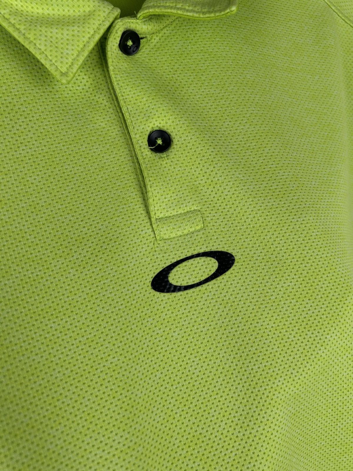 Oakley × Vintage Mens Vintage Oakley Centre Logo T-shirt polos y2k streetwear Size US L / EU 52-54 / 3 - 4 Thumbnail