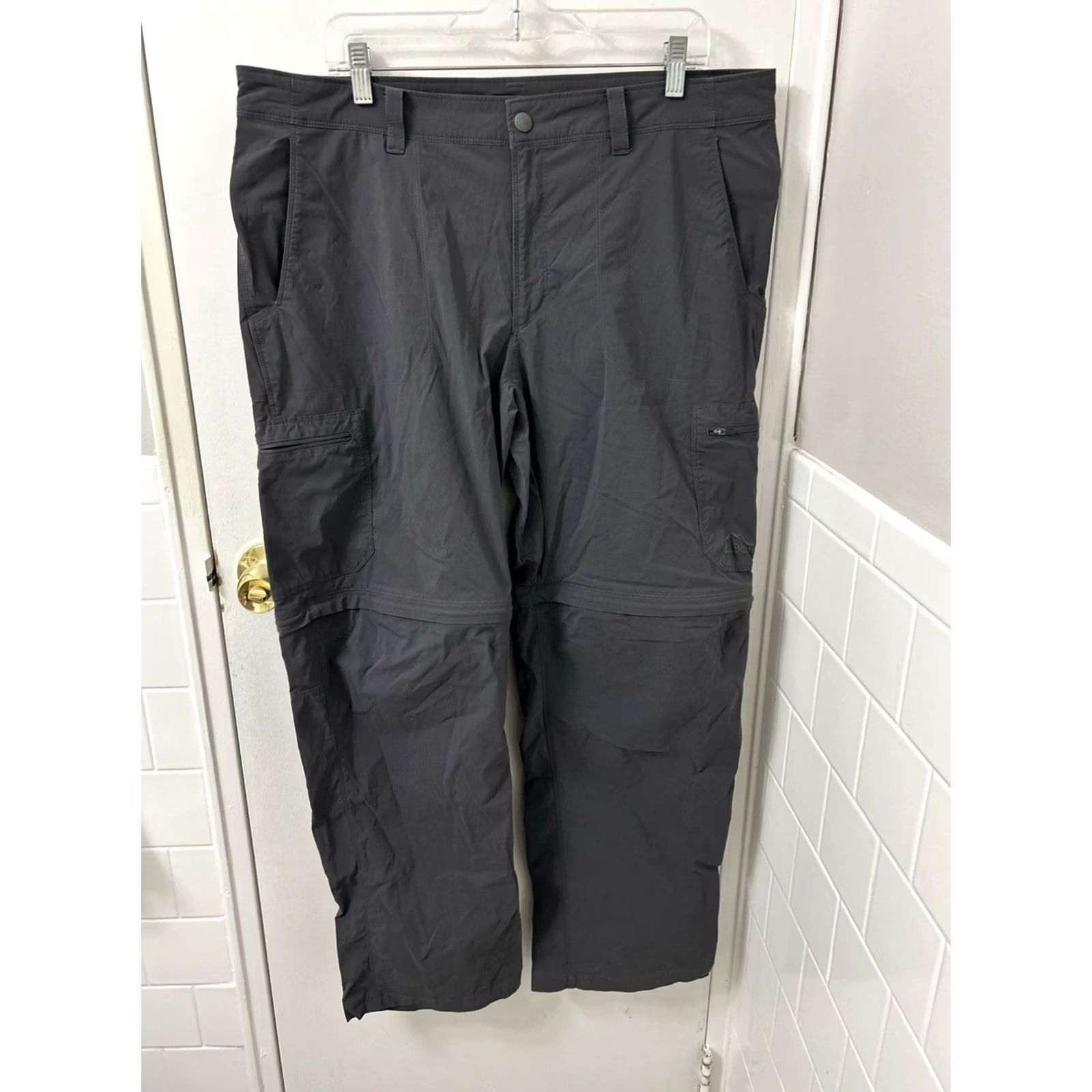 Vintage LL Bean Vista Trekking Pants Mens 38x32 Gray Zipper Convertible Quick Dry Cargo Pockets Outdoor 【XS? not included】 Size US 38 / EU 54 - 2 Thumbnail
