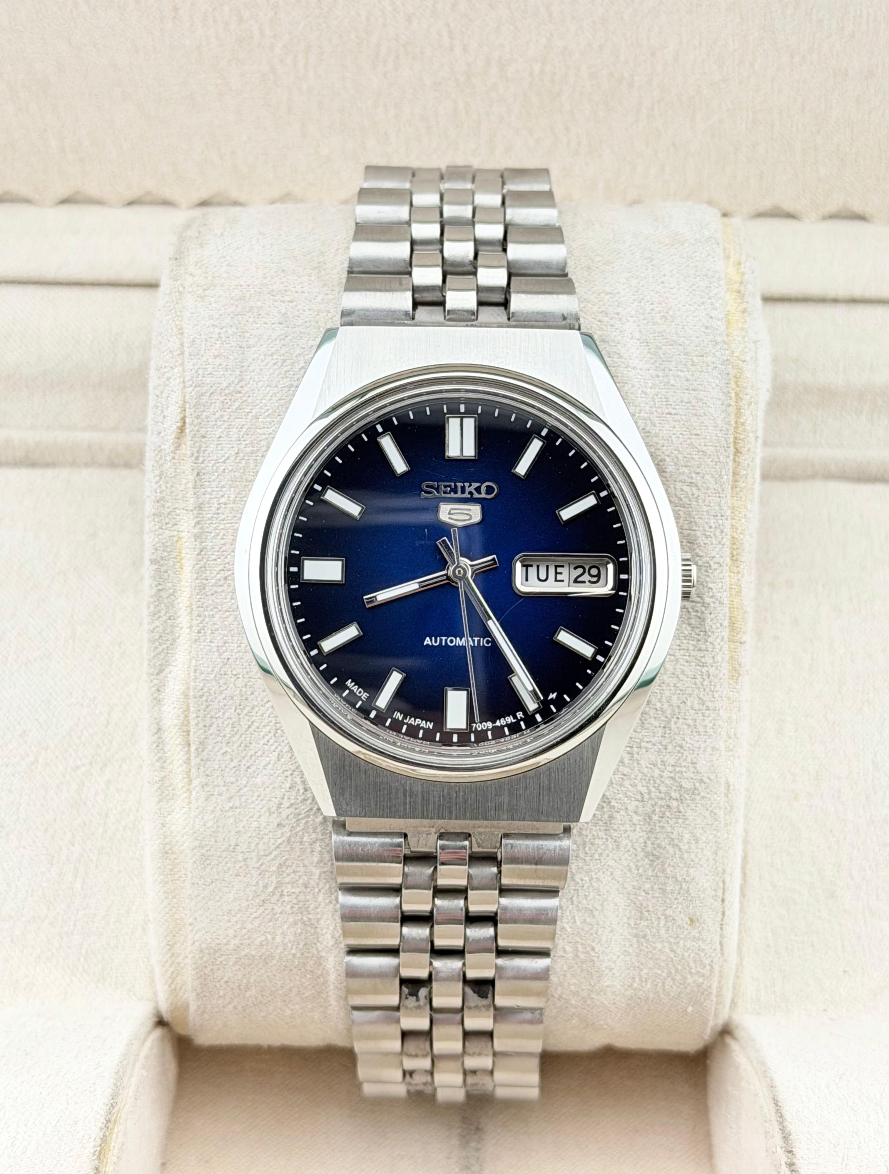 Seiko Vintage Men's Wrist Automatic Watch|Blue Dial Size 36 - 2 Thumbnail