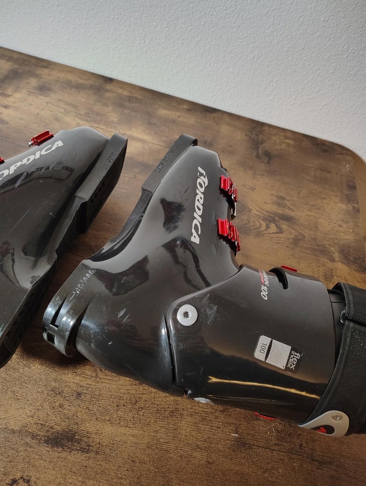 Other Nordica Mens 6 Womens 7 Black Red Ski Boots Dobermann WorldC Size ONE SIZE - 9 Thumbnail
