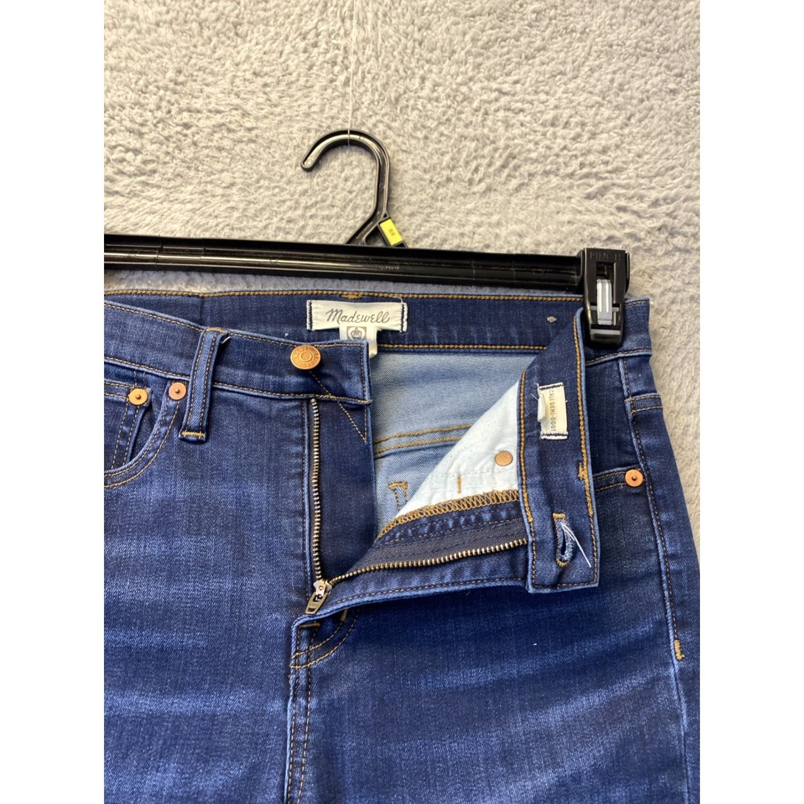 Madewell Madewell Jeans Womens 28x26 Blue Denim Semi Bootcut Leg Raw Hem /159-36 Size 28" / US 6 / IT 42 - 4 Thumbnail