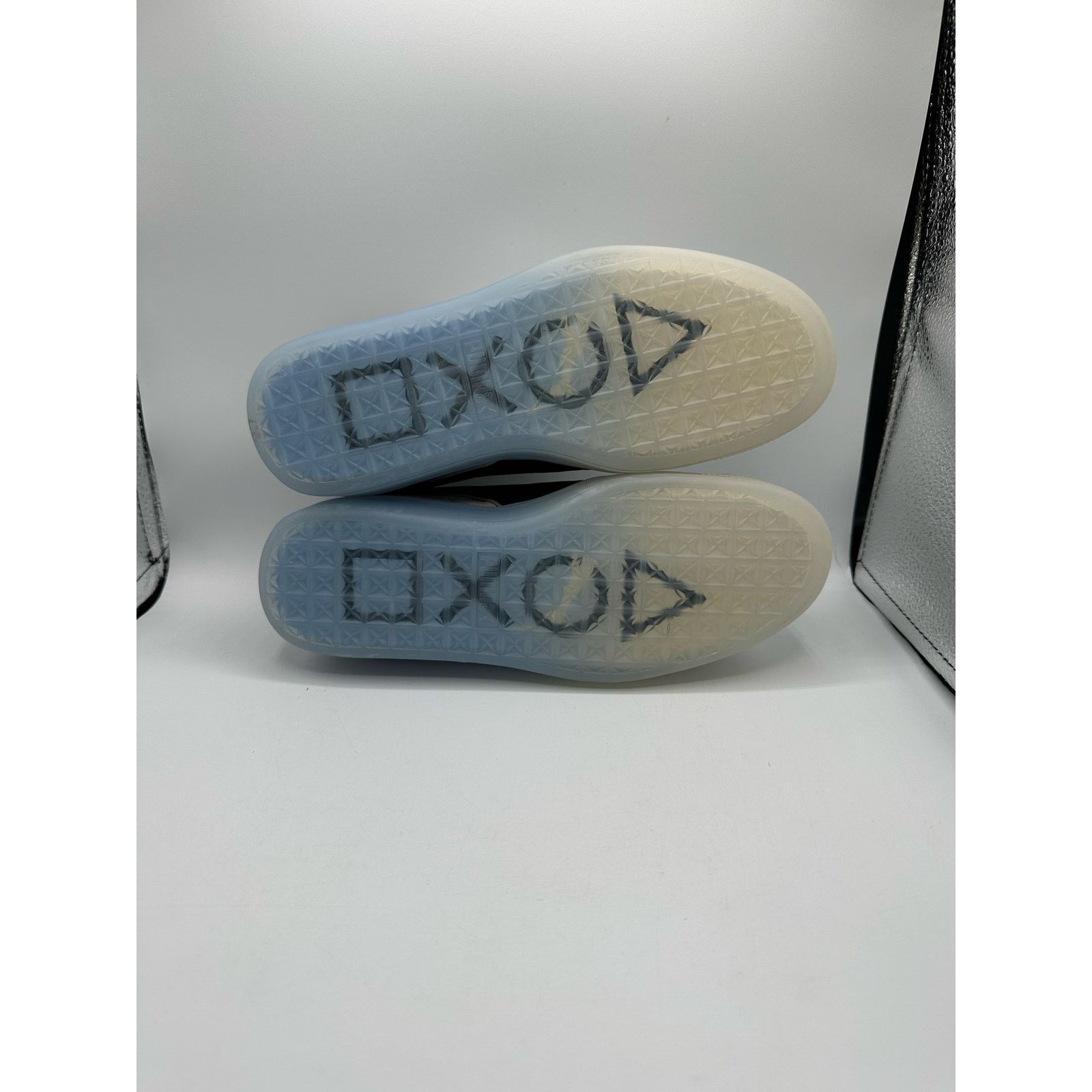 Puma Puma Suede X PlayStation Big Kid “Glacial Grey” size 4y Size US 5.5 / IT 35.5 - 5 Thumbnail