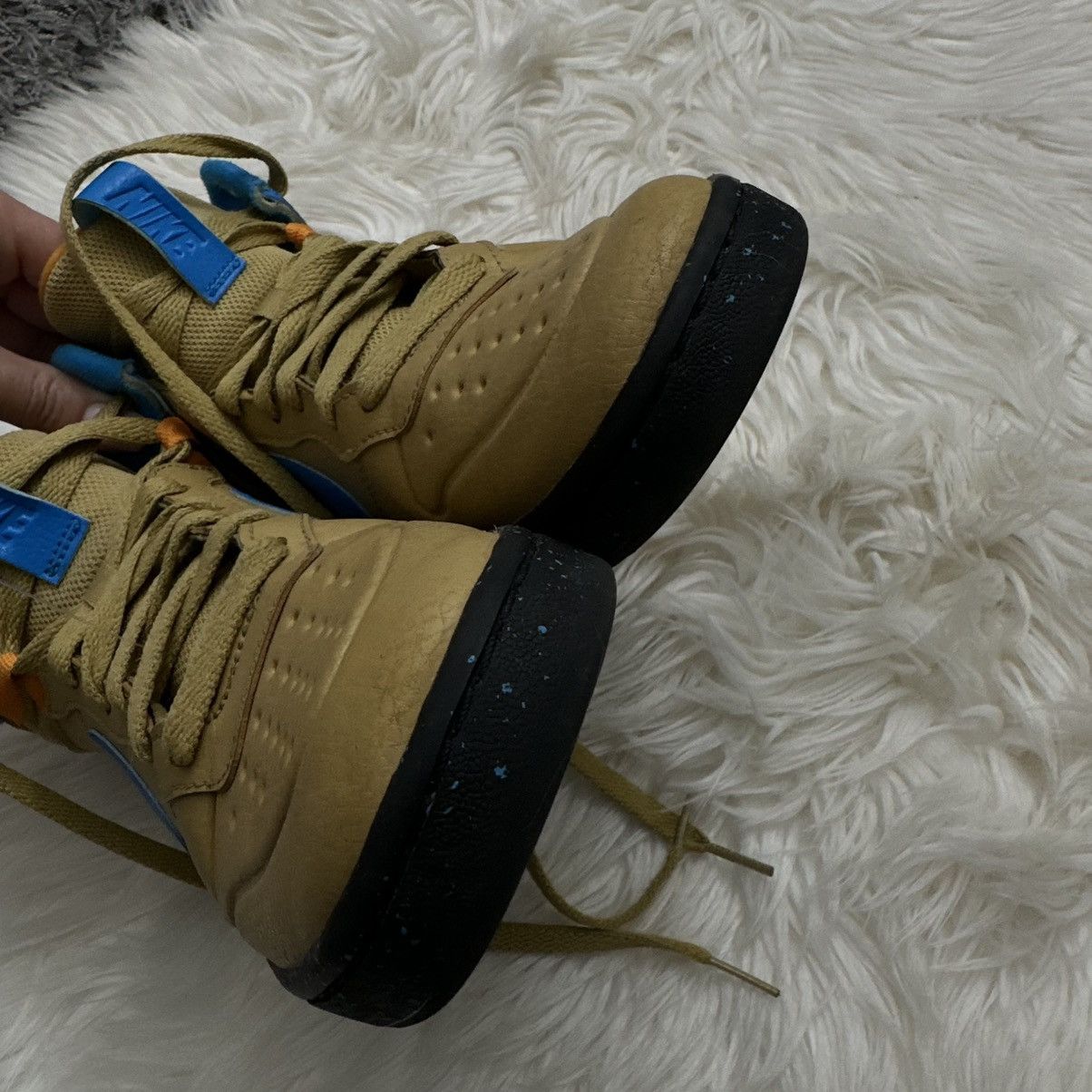 Nike NIKE Hi Top Sneakers Size US 5 / EU 37 - 6 Thumbnail