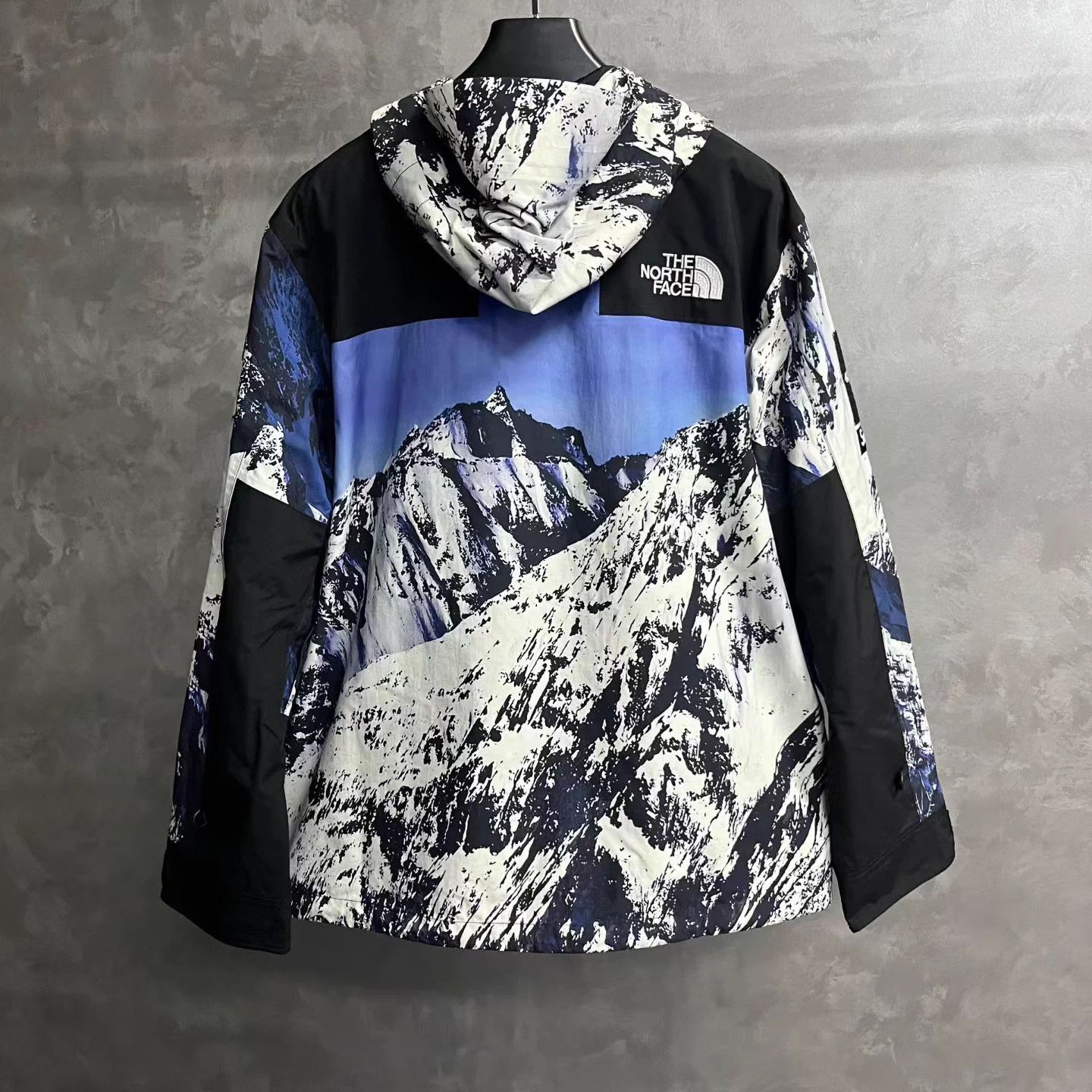 Supreme Supreme blue mountain shell hooded insulated jacket XL Size US XL / EU 56 / 4 - 2 Thumbnail