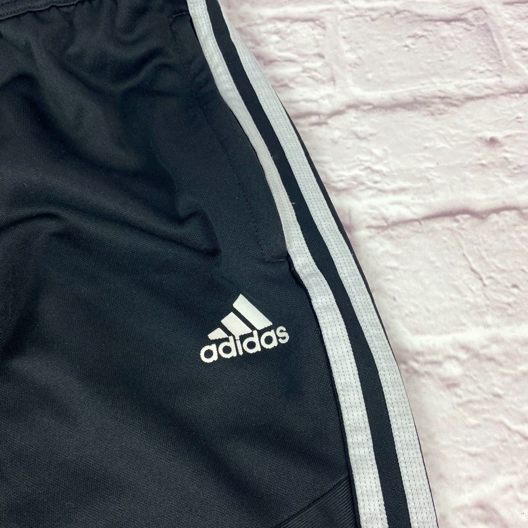 Adidas Adidas Track Sweatpants Teens M Black Logo Athletic Ankle Zip Pants Size 32" / US 10 / IT 46 - 6 Thumbnail