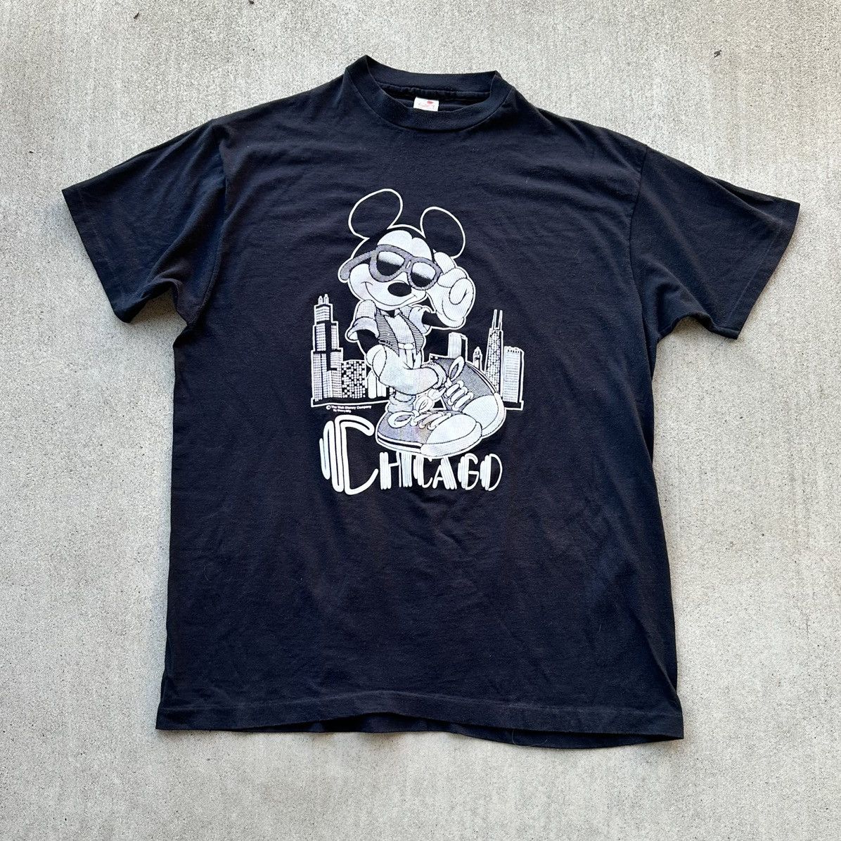 Disney Vintage Mickey Mouse T Shirt Disney Chicago 80s Size US L / EU 52-54 / 3 - 1 Thumbnail