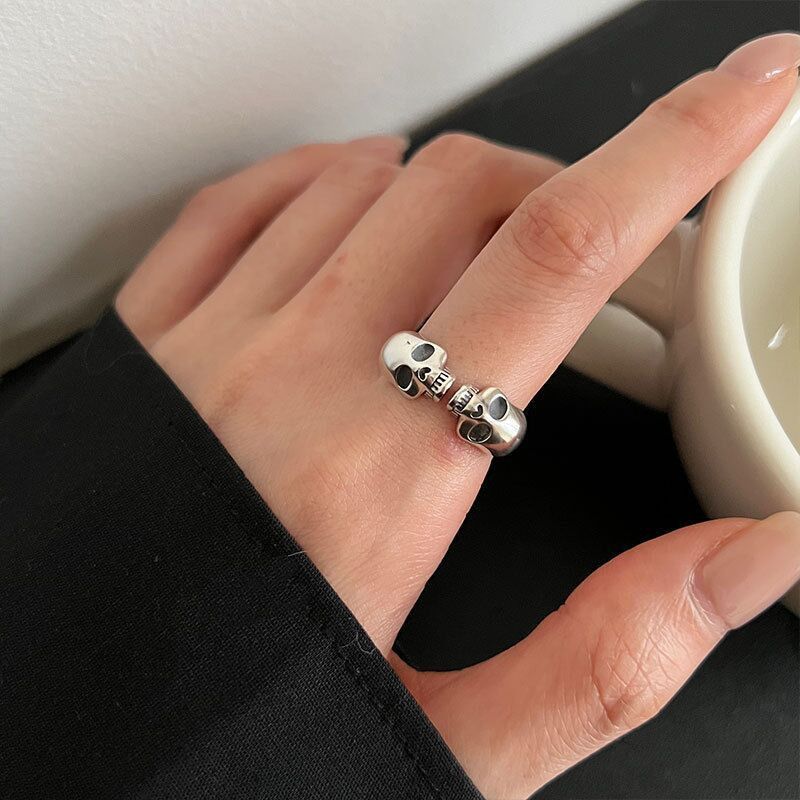 VIBE Hip-Hop Distressed Double Skull Ring Size ONE SIZE - 1 Thumbnail