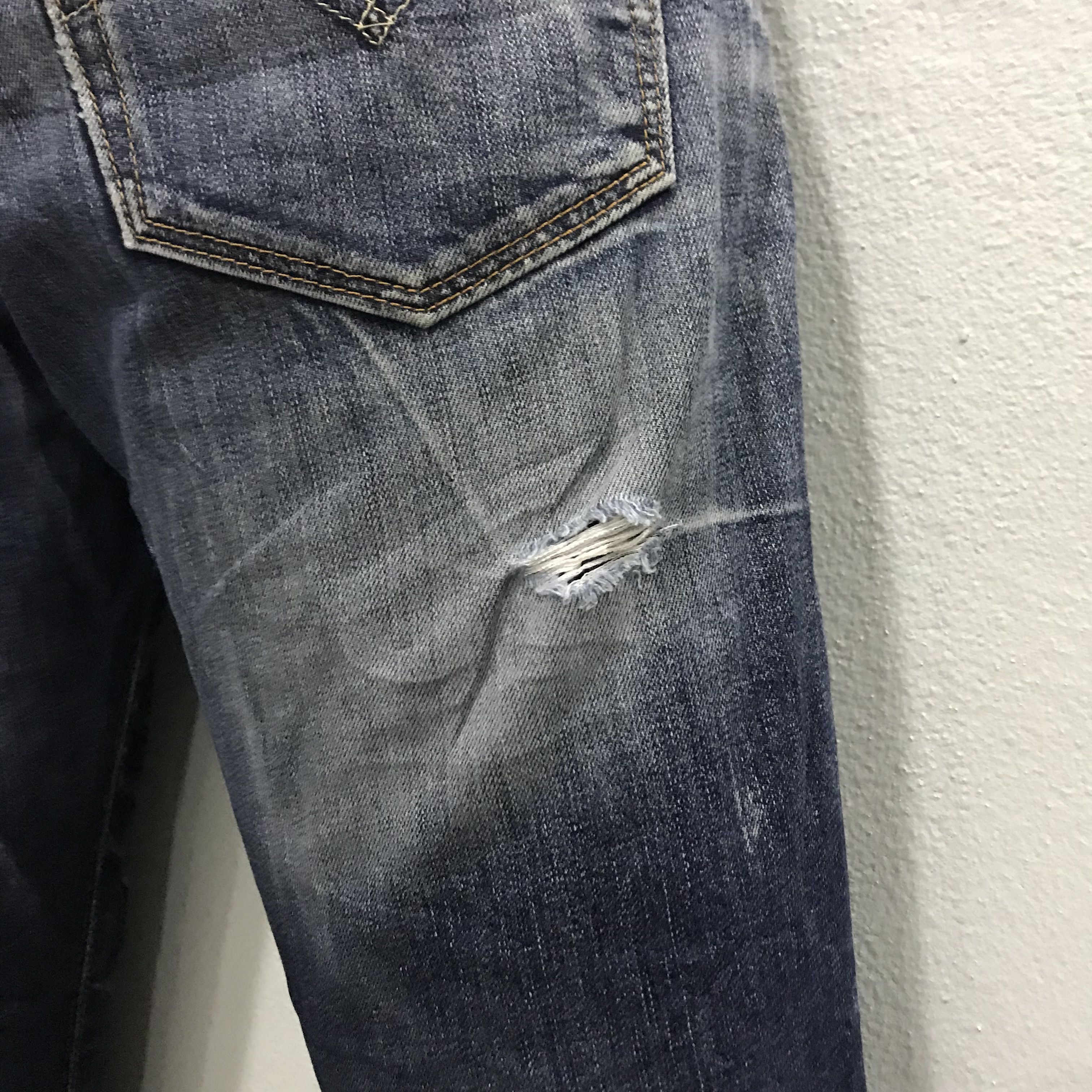 Levi's Vintage Levi’s 511 Slim Fit Dark Wash Jeans Size US 32 / EU 48 - 11 Thumbnail