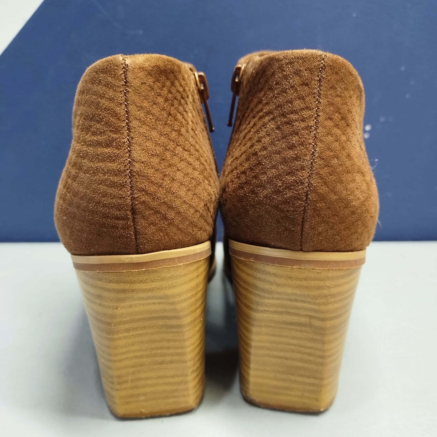 Vintage BC Footwear Womens Size 8.5 Brown BC Vegan Julia Heel Ankle Boots Side Zip Comfort Almond Toe Bootie Size US 9 / IT 39 - 6 Thumbnail