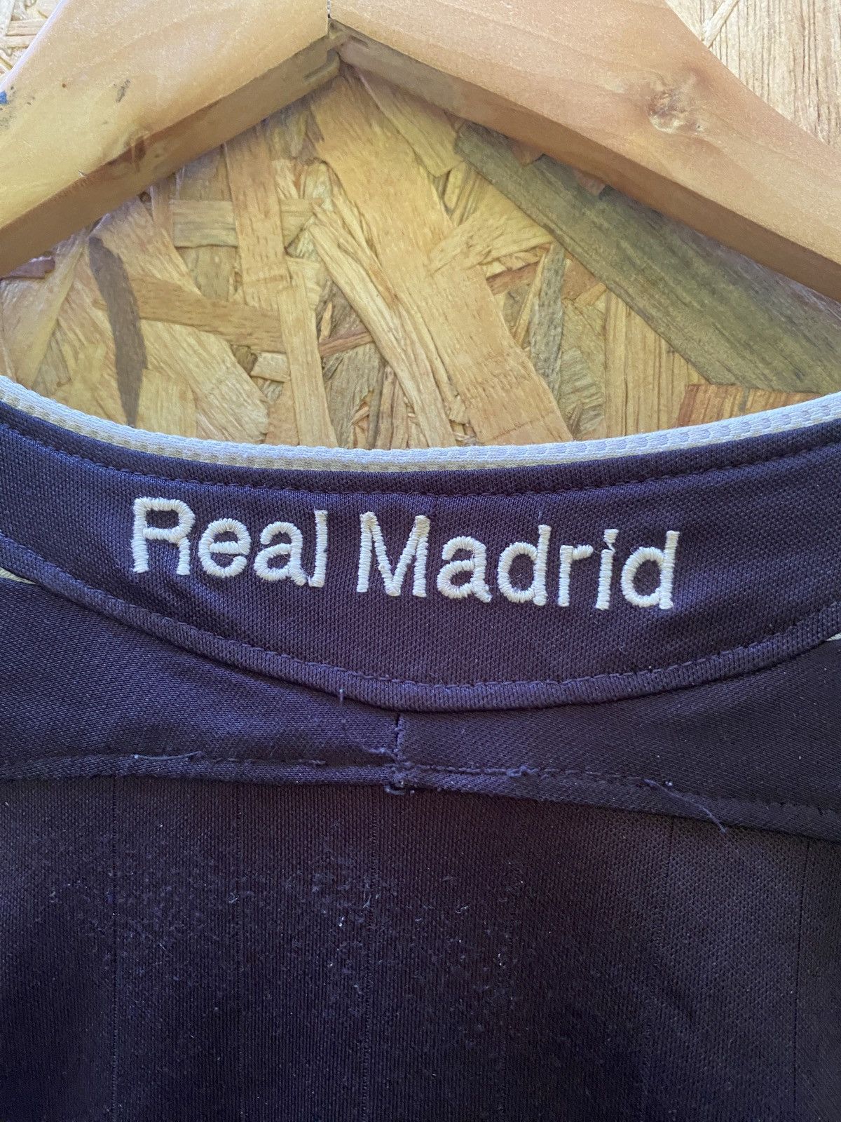 Vintage Vintage real madrid longsleeve jersey Size US M / EU 48-50 / 2 - 11 Thumbnail