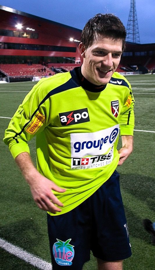 Erima × Vintage Vintage Neuchatel Xamax Faivre Goalkeeper Soccer Jersey Size US XL / EU 56 / 4 - 1 Thumbnail