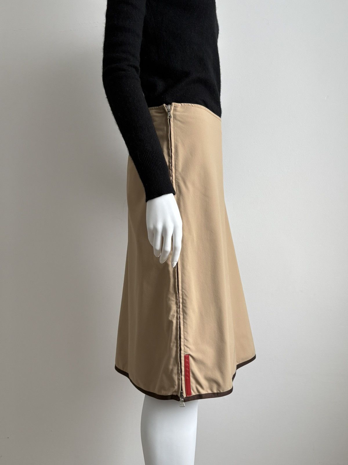 Prada 00s Prada Sport Two Slit Zip Skirt Beige Nylon Red Tab 46 XL Size 32" / US 10 / IT 46 - 4 Thumbnail
