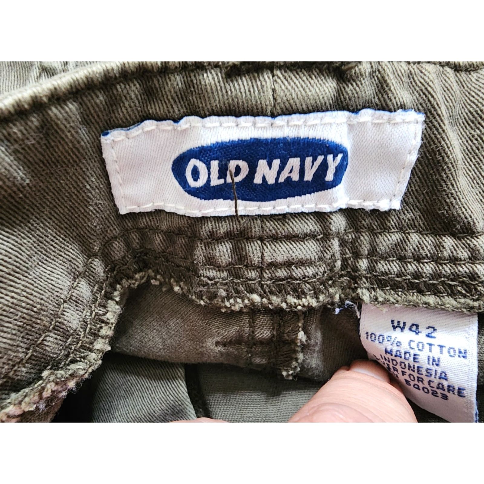 Old Navy VINTAGE Old Navy Cargo Shorts Men 42 Canvas Green 34-Inch Waist, Button Closure, Military/Outdoor Theme, Classic Fit Size US 42 / EU 58 - 4 Thumbnail