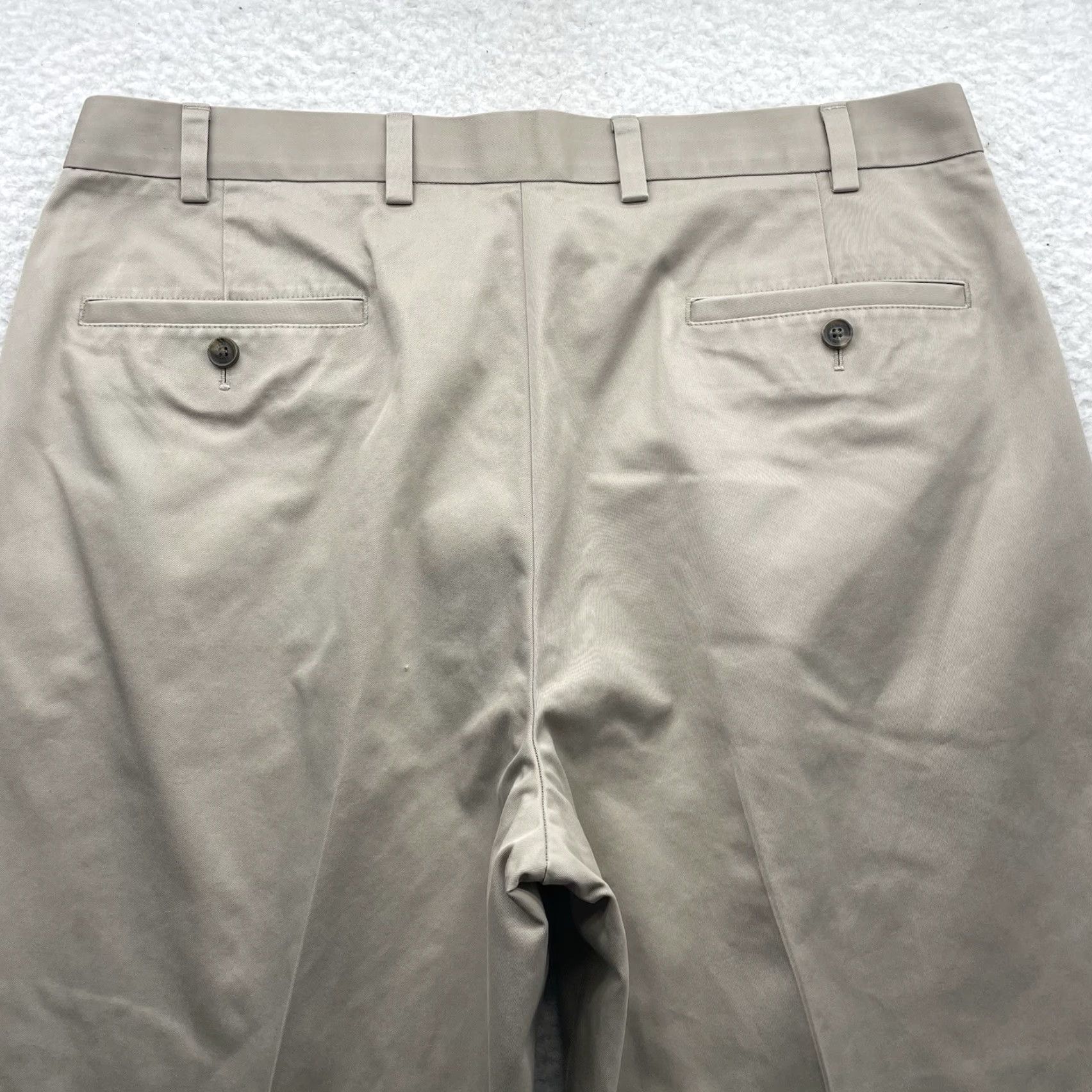 Brooks Brothers Brooks Brothers Chino Pants Mens 36x31 Hudson Light Weight Creased / Beige / Twill / Regular Fit / Flat Front / Button ZIP / Pants / Men Size US 36 / EU 52 - 6 Thumbnail
