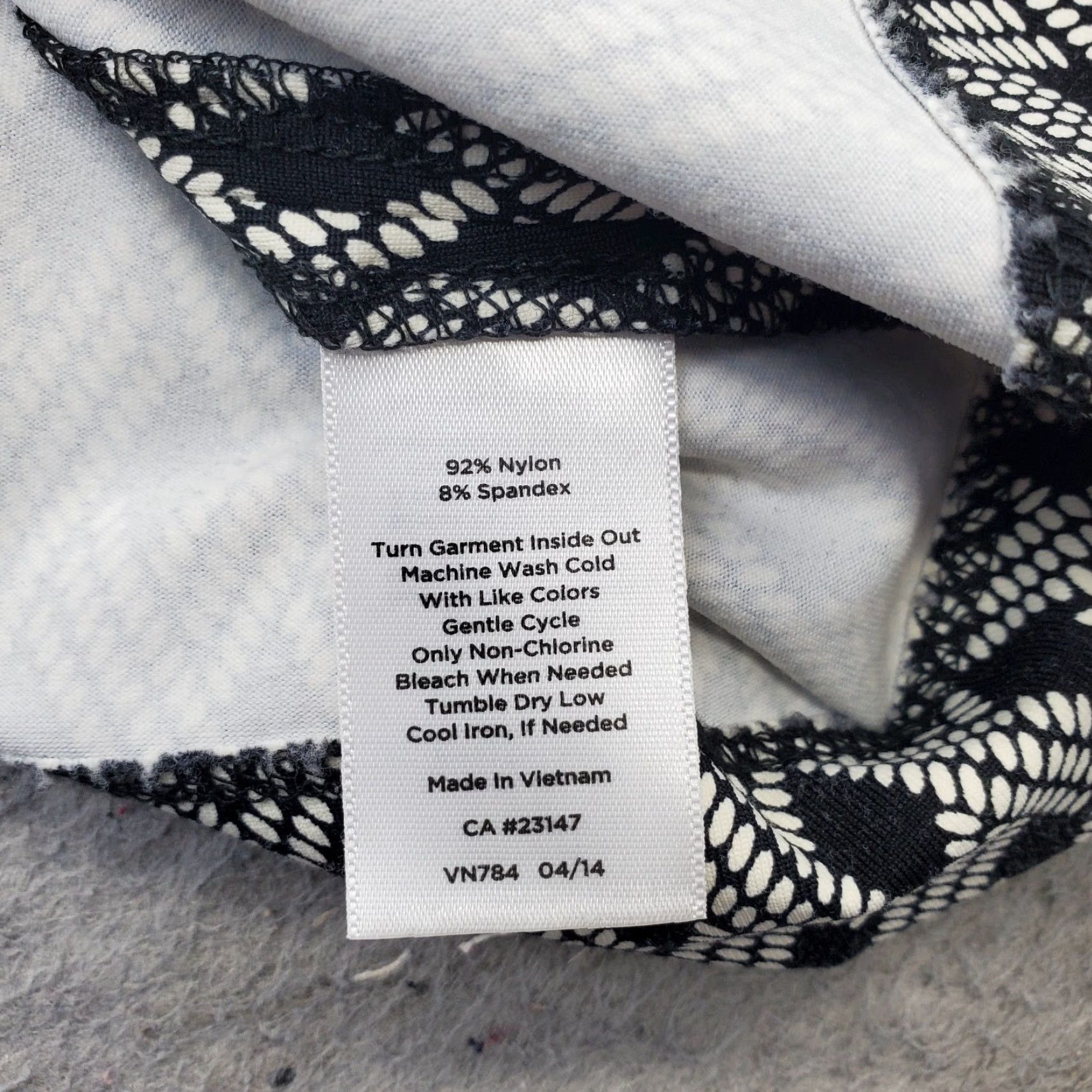 Talbots Talbots Dress Womens Medium Black White Geometric Print Nylon Faux Wrap Stretch Dress Size M / US 6-8 / IT 42-44 - 7 Thumbnail