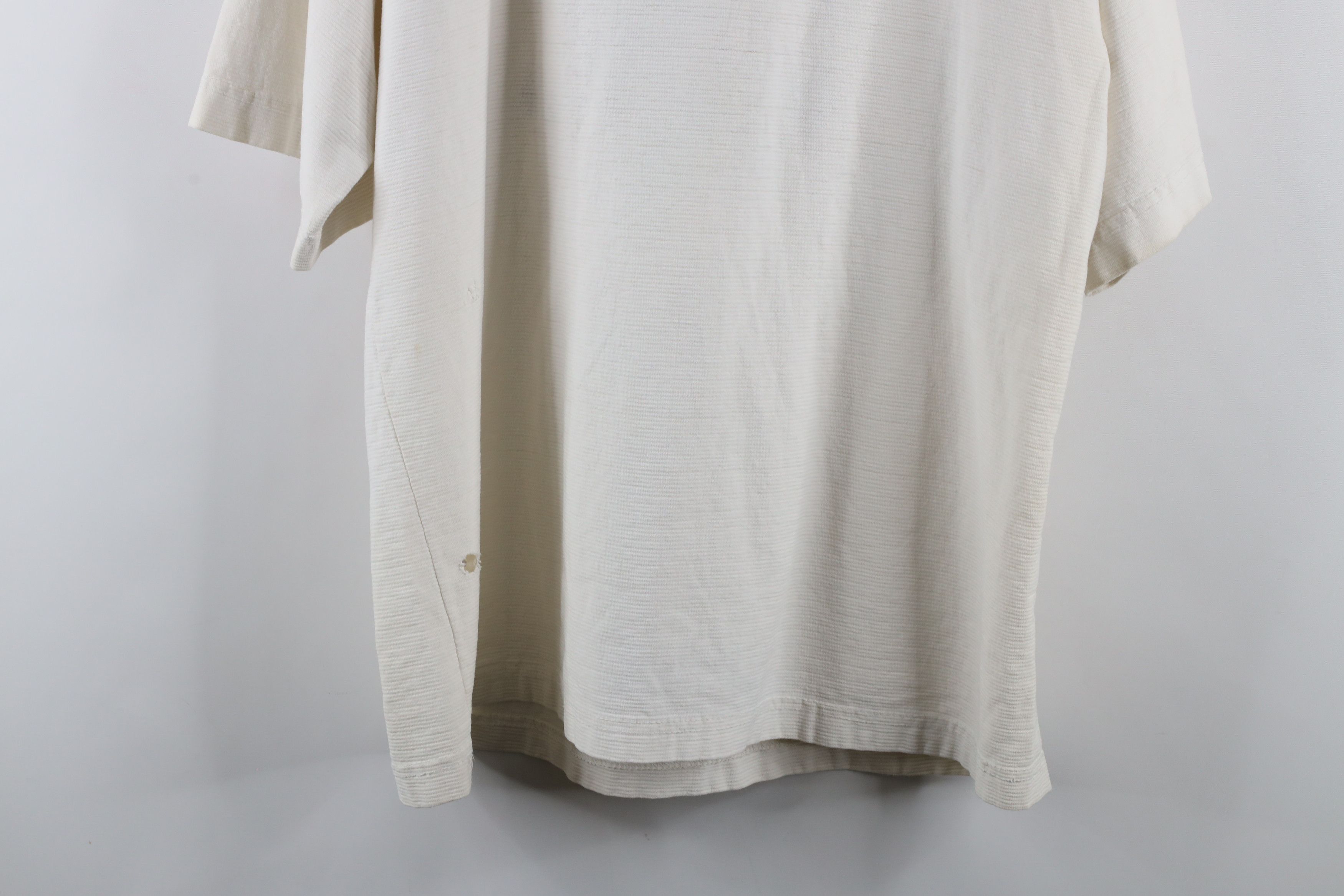Vintage Vintage 90s Streetwear Canada Flower Bees Nature T-Shirt Size L / US 10 / IT 46 - 19 Thumbnail