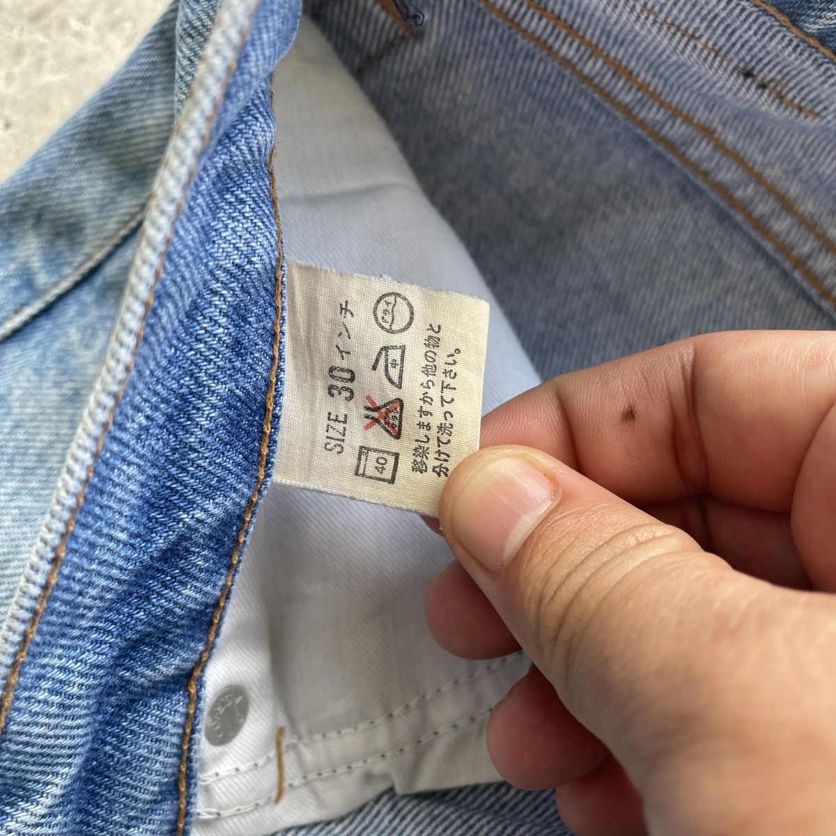 Levi's Vintage Clothing Vintage Levi’s Black Tag Distressed Faded Jeans Denim Pants Size US 30 / EU 46 - 8 Thumbnail