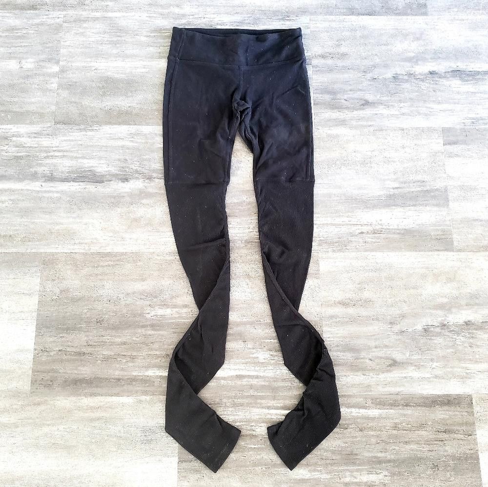 Alo Black ALO Yoga Goddess Ribbed S Legging Size 28" / US 6 / IT 42 - 1 Thumbnail