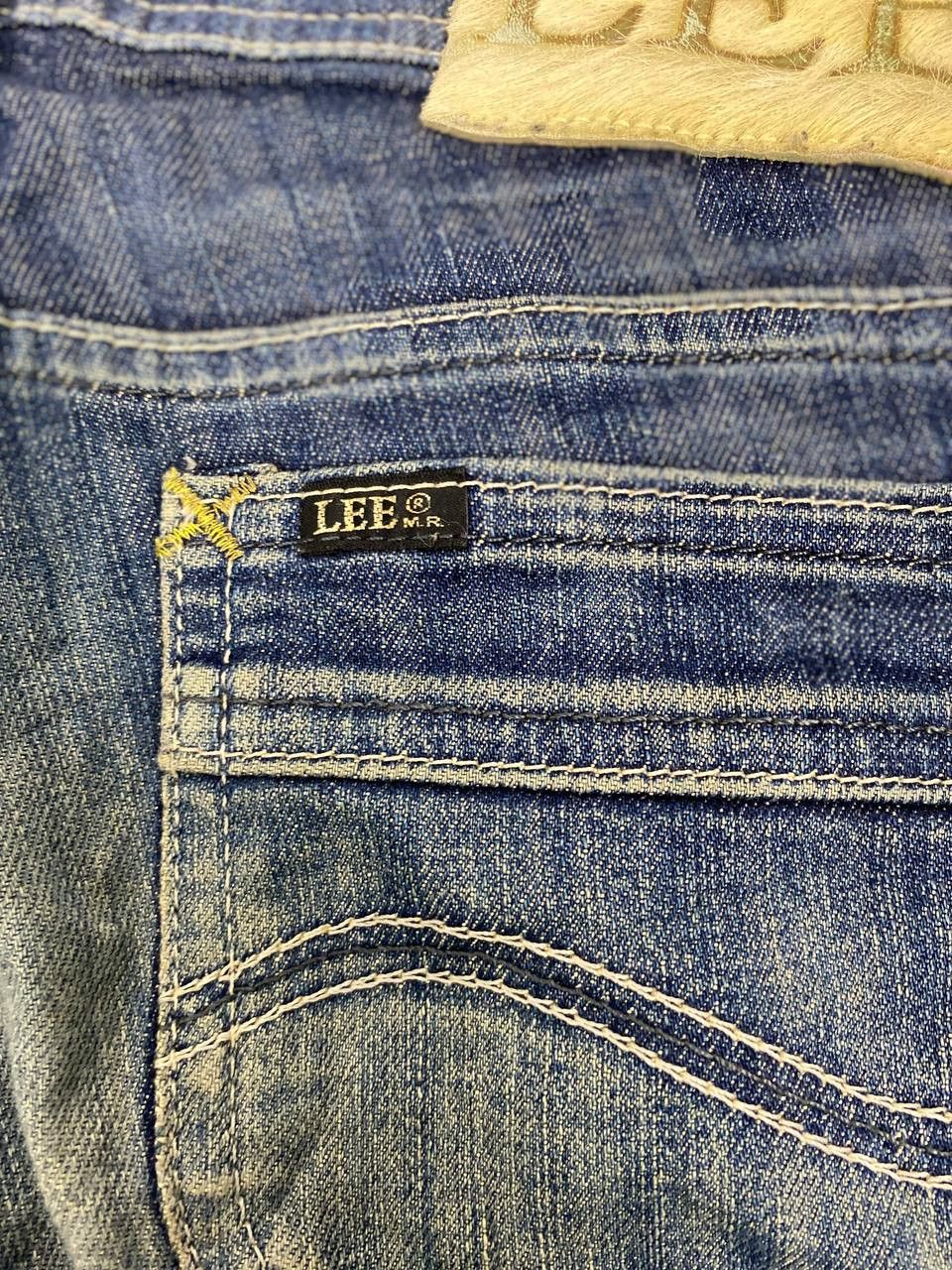 Lee lee ankle cut bootcut flare distressed denim Size 30" / US 8 / IT 44 - 4 Thumbnail